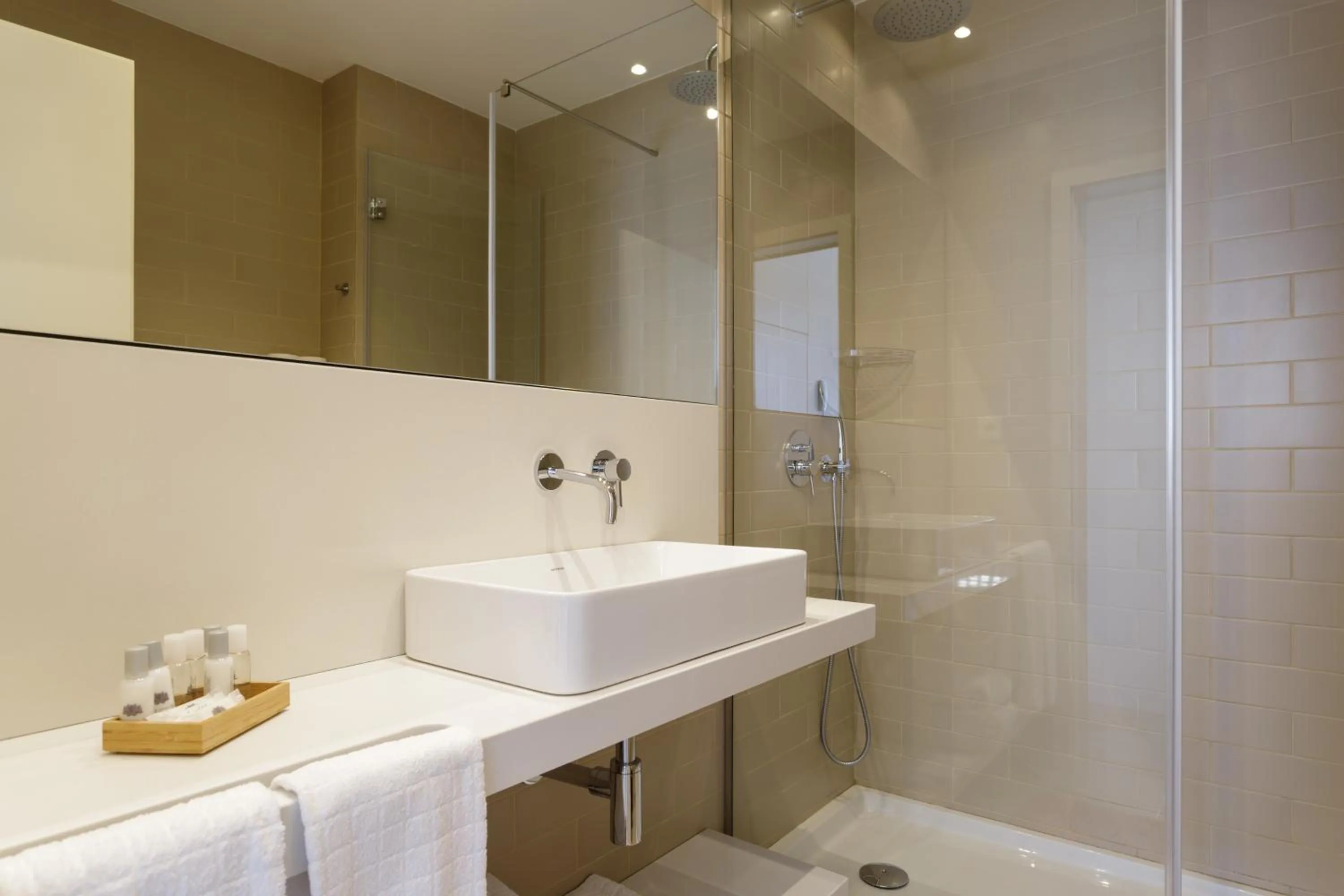 Bathroom in Oporto Home - River Front