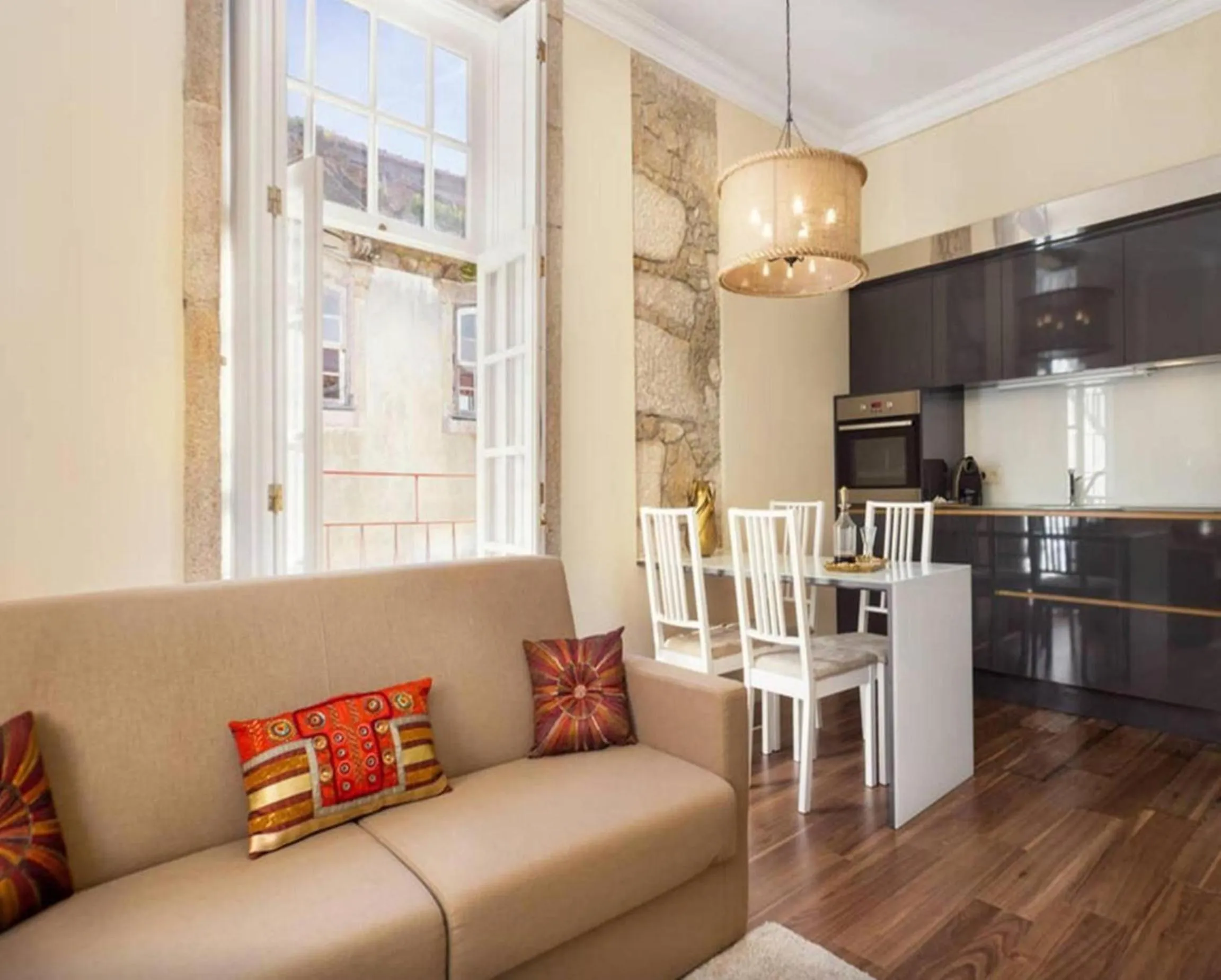 Kitchen or kitchenette in Oporto Home - River Front