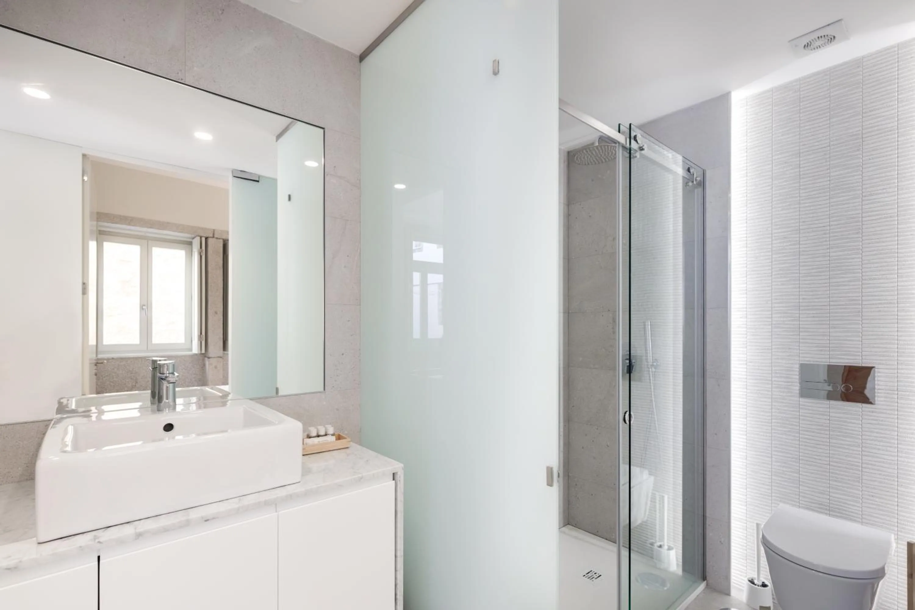 Bathroom in Oporto Home - River Front