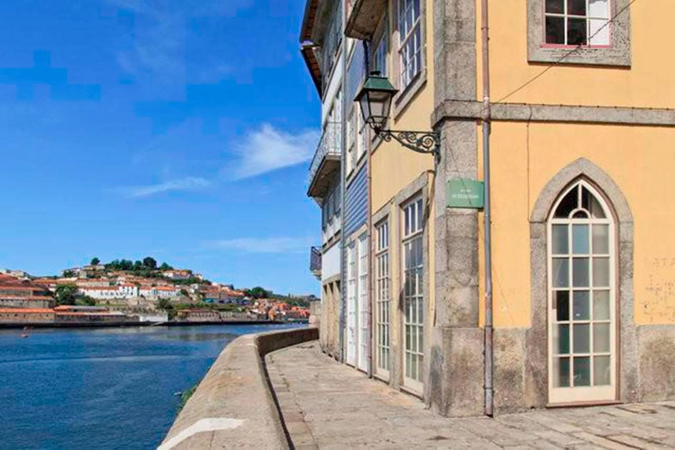 Facade/entrance in Oporto Home - River Front