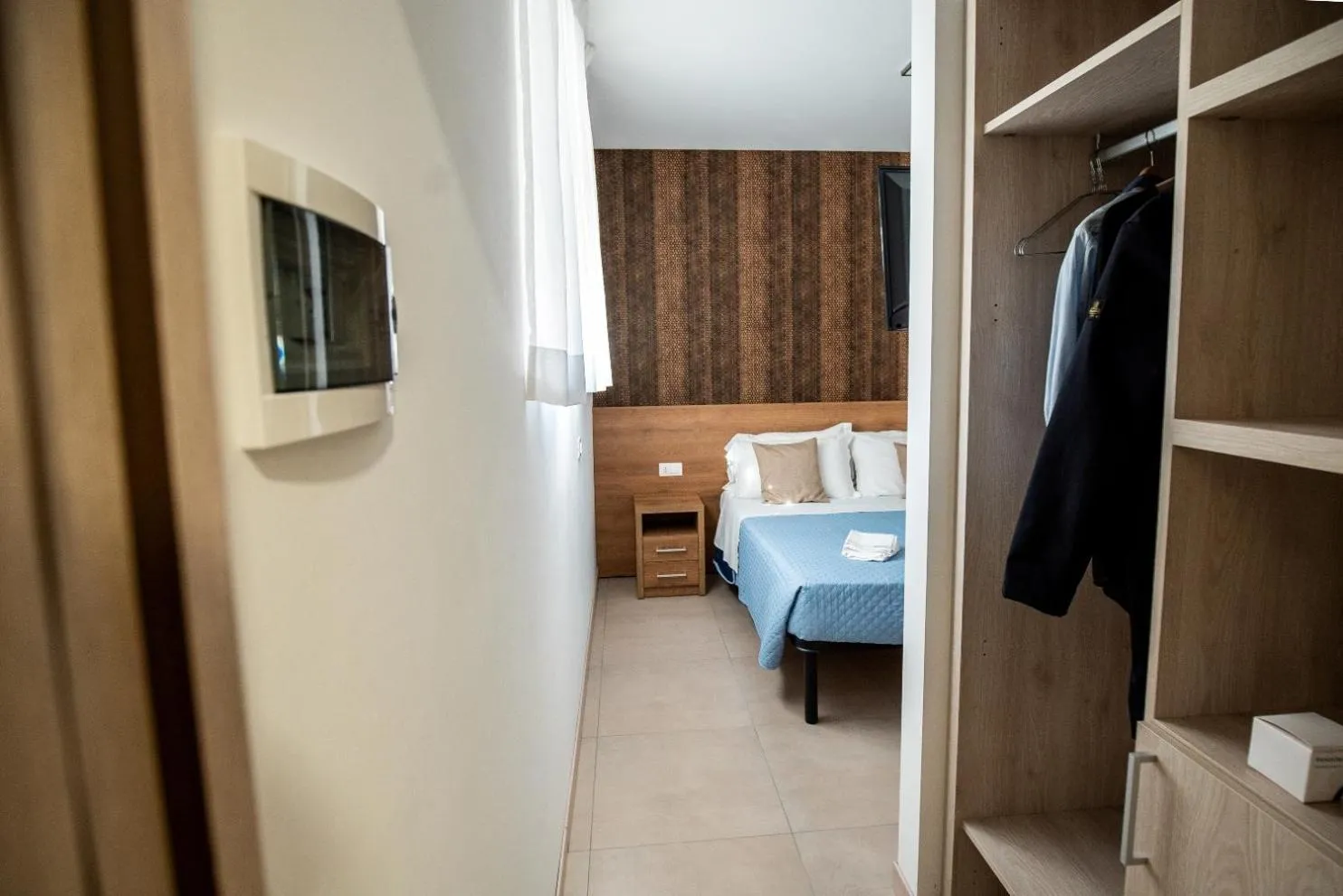 Photo of the whole room, Bed in Gu Hotel