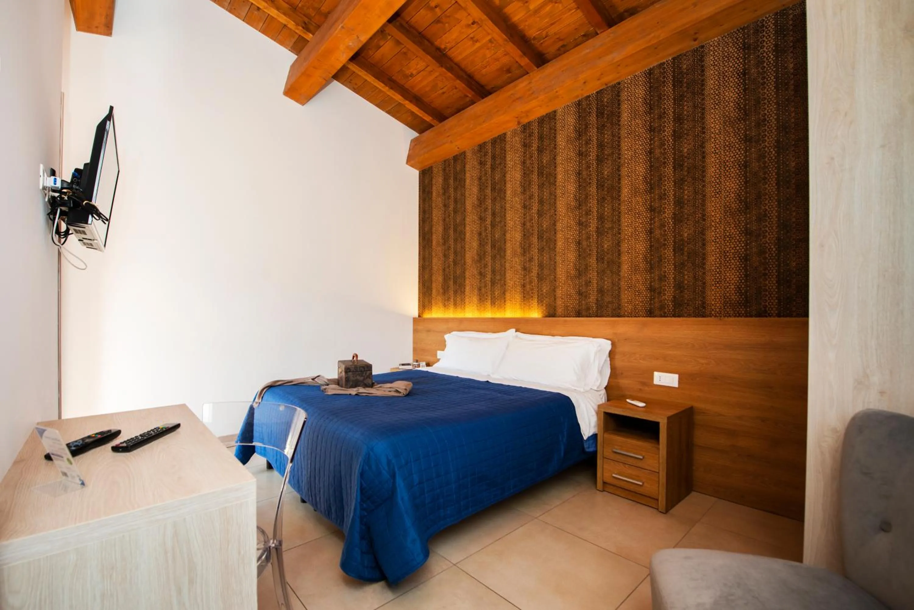 Photo of the whole room, Bed in Gu Hotel