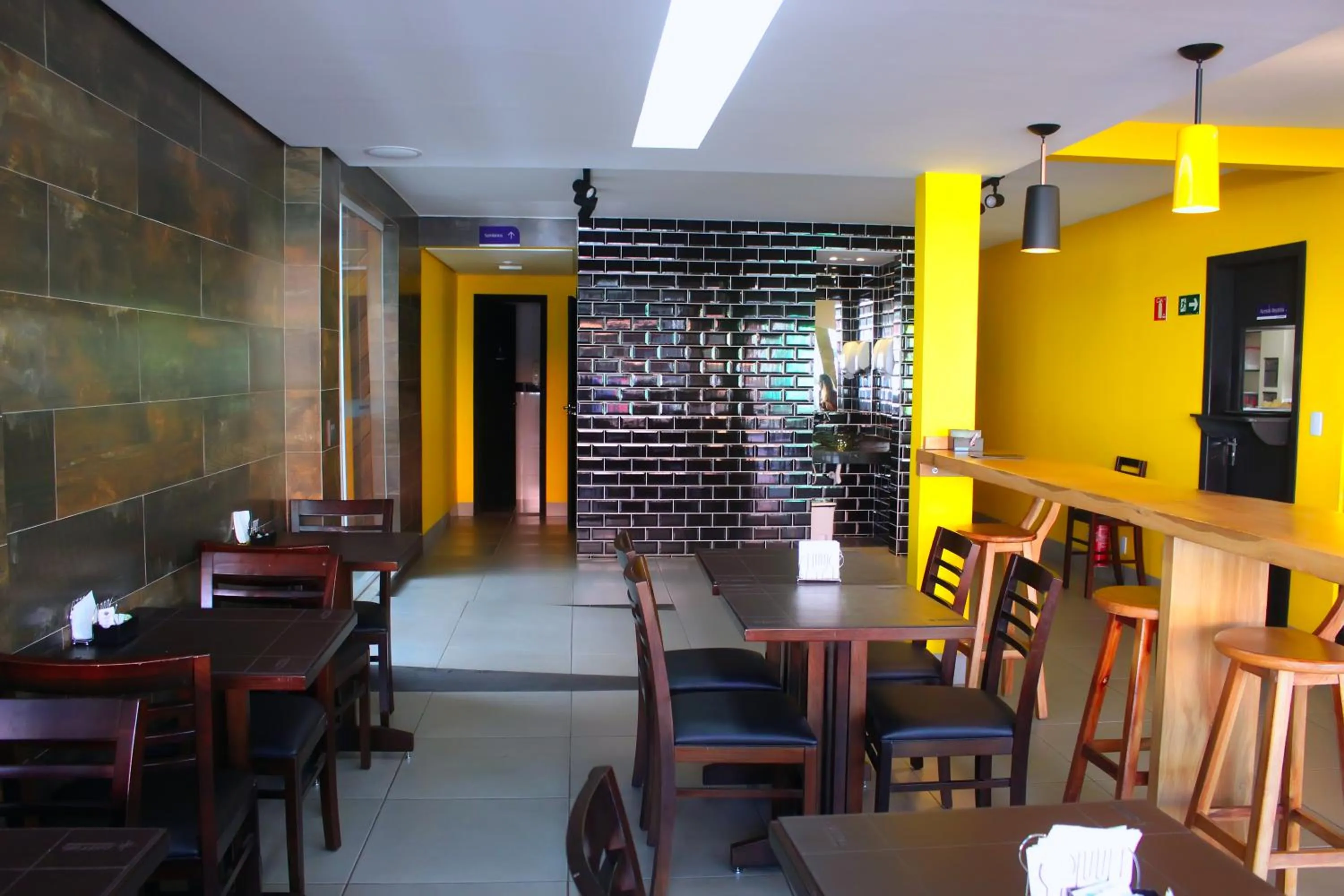 Restaurant/places to eat in Sudoeste Hotel