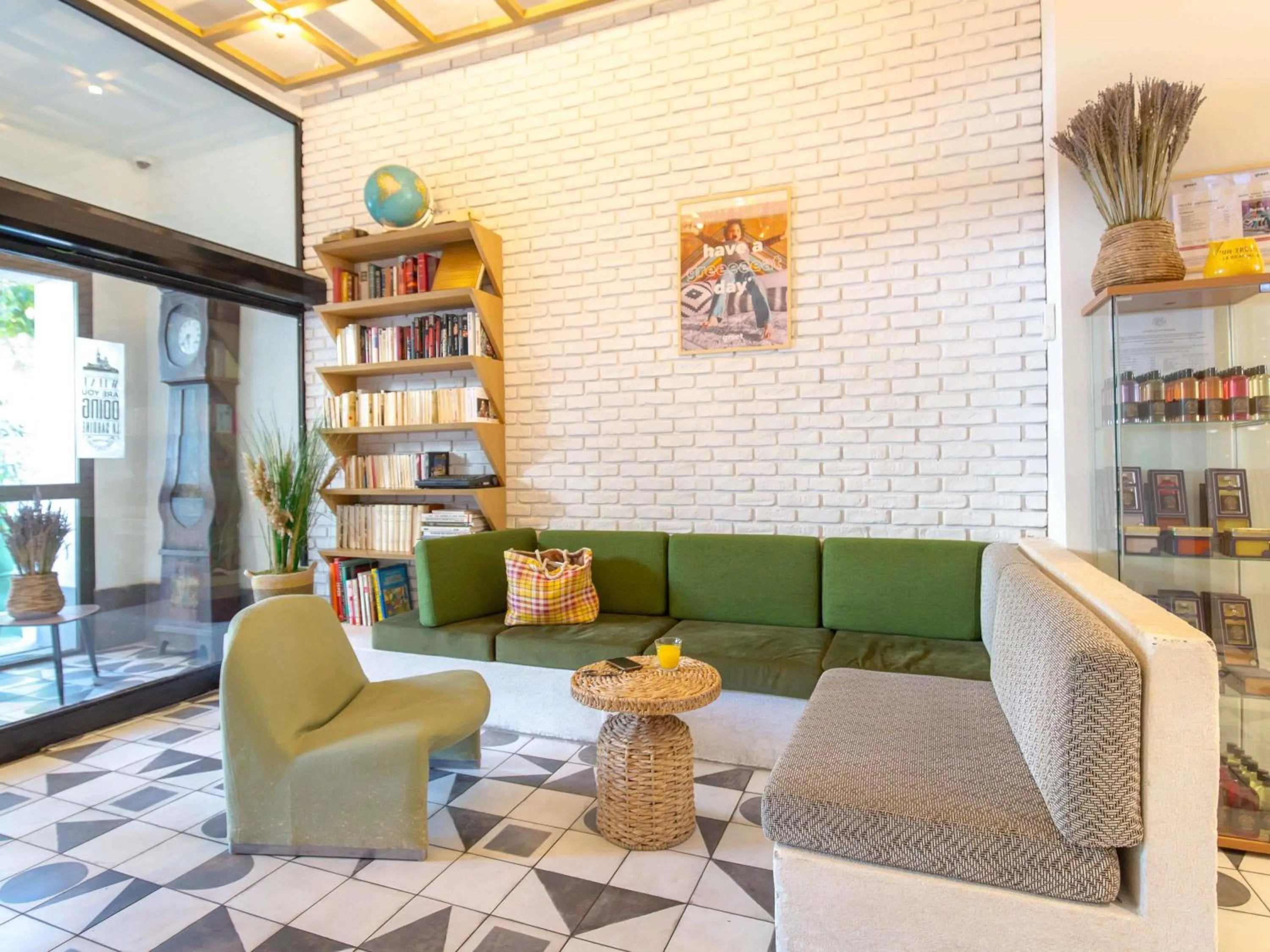 Property building in greet Marseille Centre Saint Charles