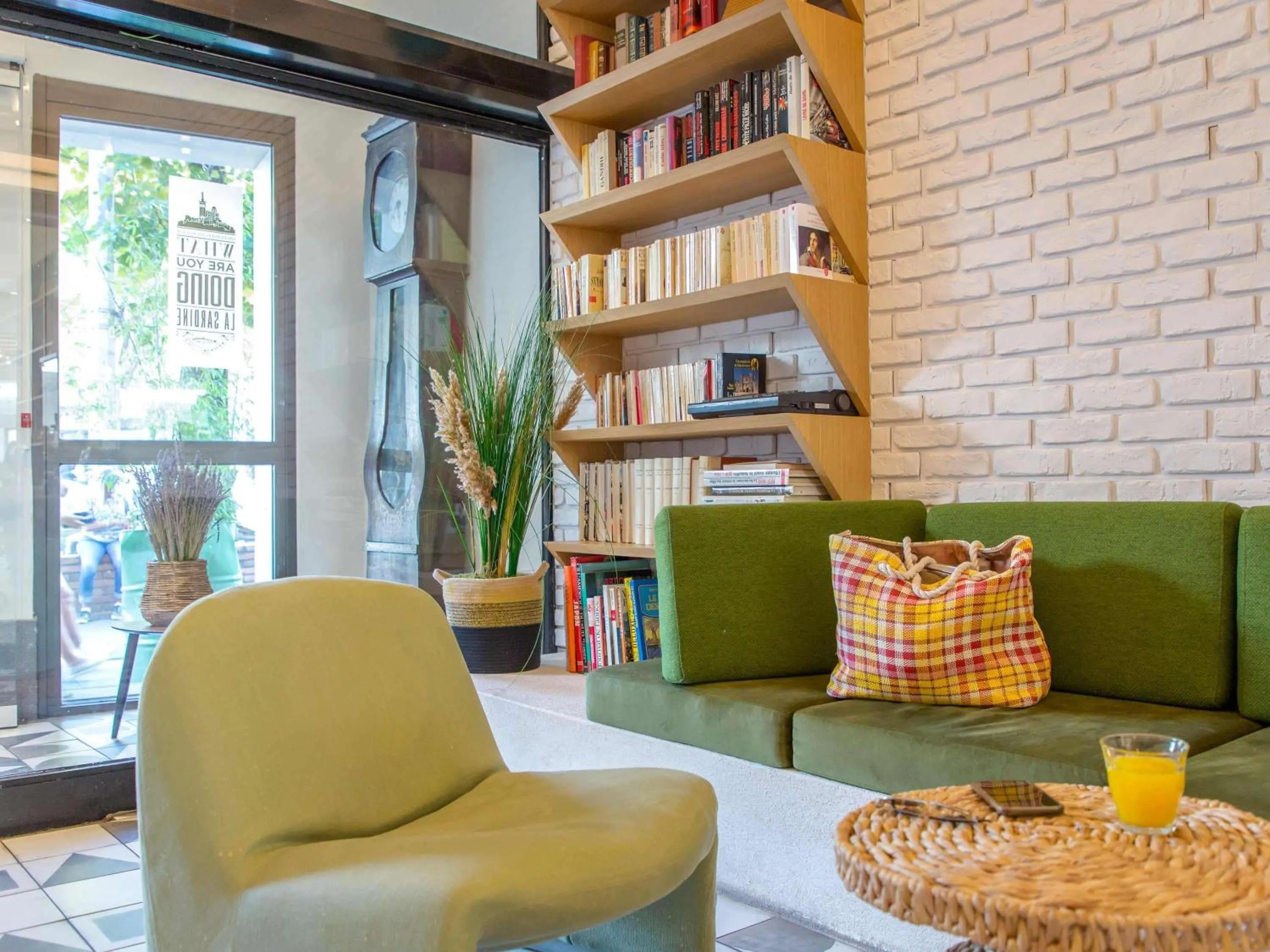 Property building in greet Marseille Centre Saint Charles