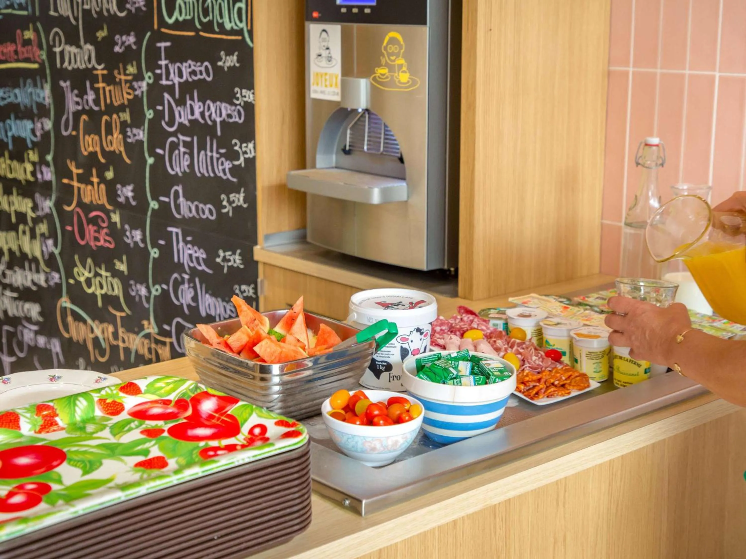 Restaurant/places to eat in greet Marseille Centre Saint Charles