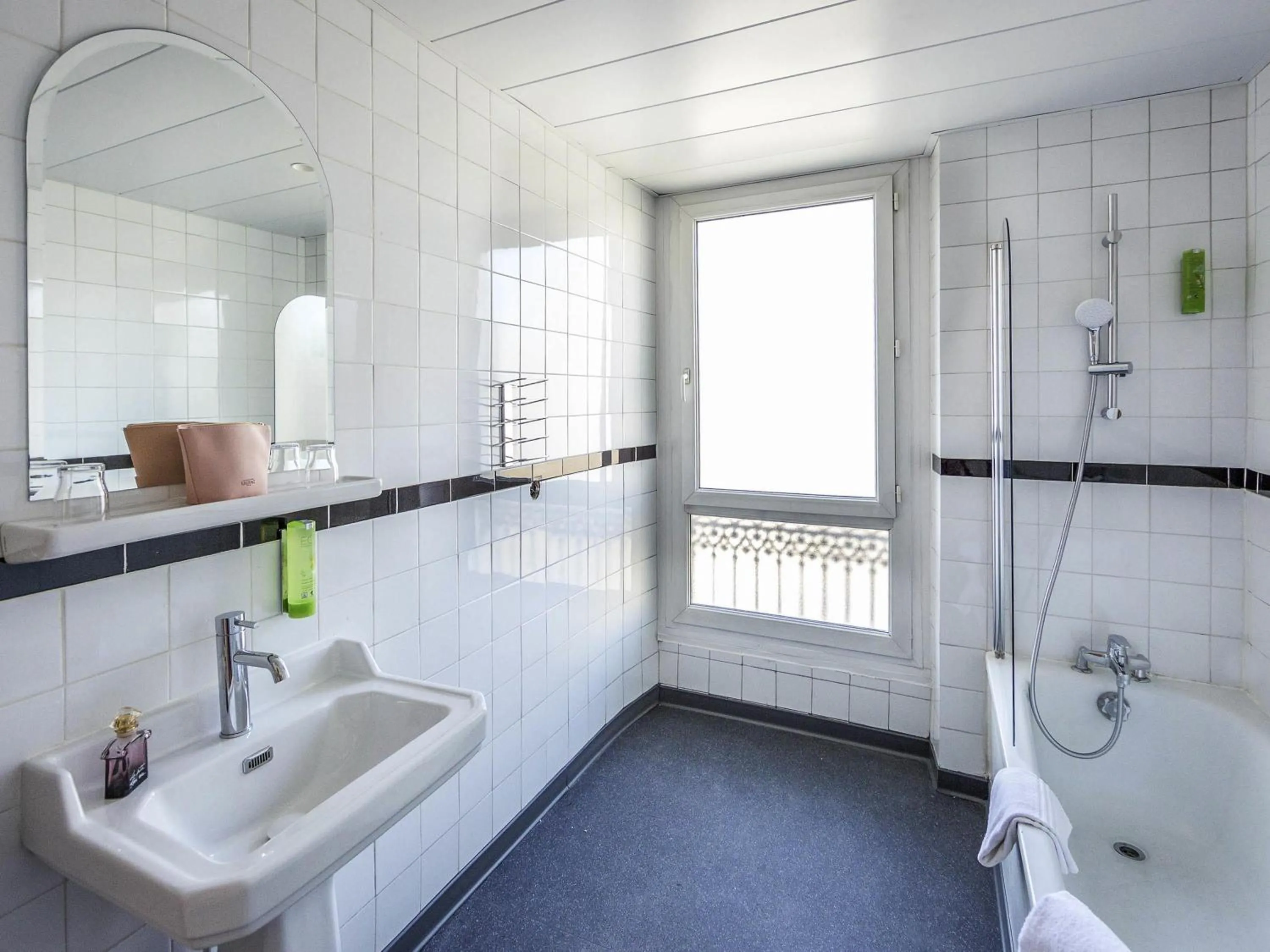 Bedroom in greet Marseille Centre Saint Charles