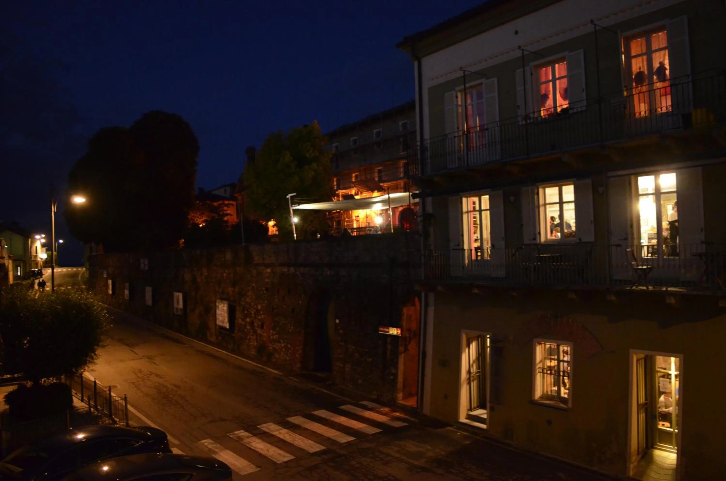 Restaurant/places to eat in Altezza