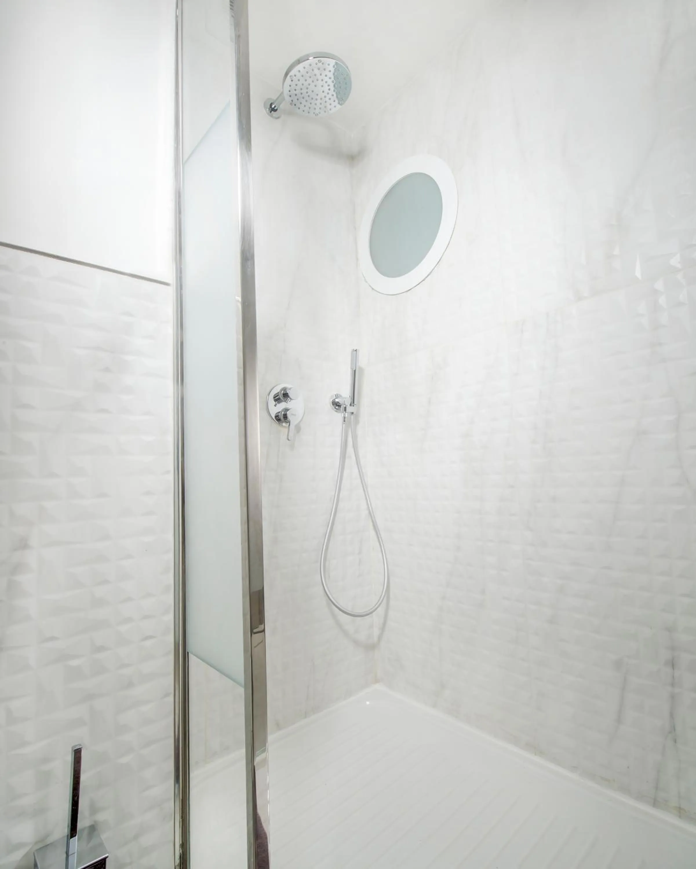 Shower in Hotel Lagon 2