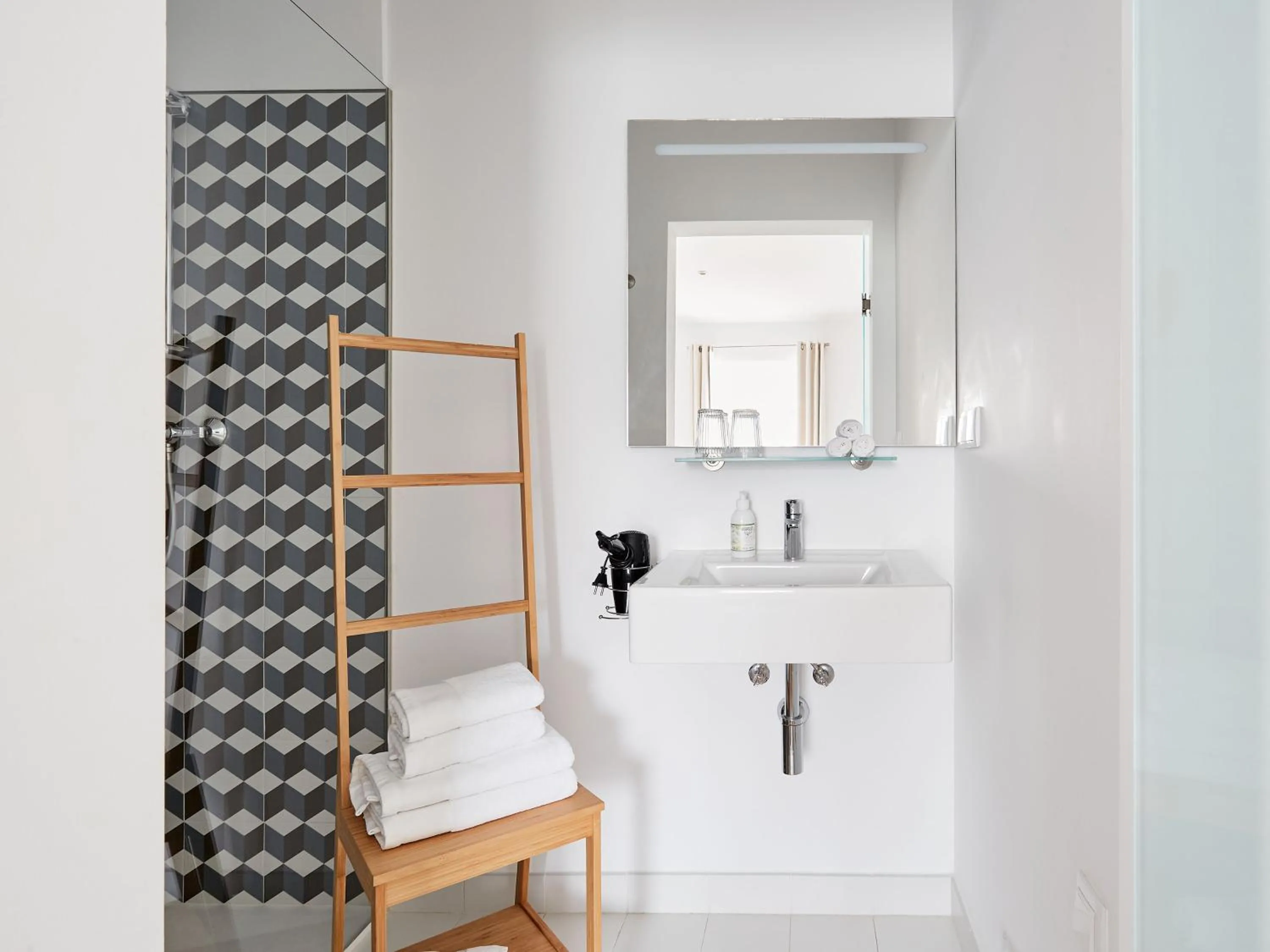 Shower in Casa Apollo Guesthouse