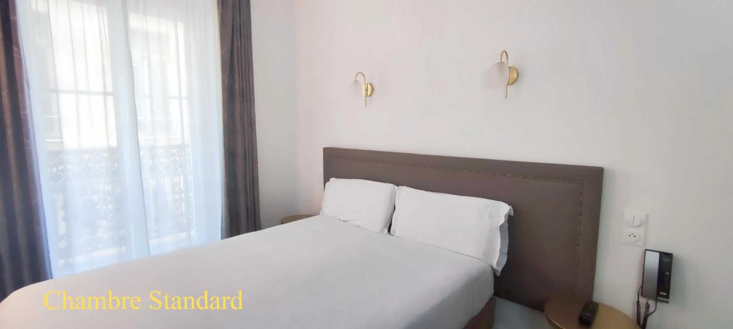 Bedroom, Bed in Hôtel Gaillon Opera