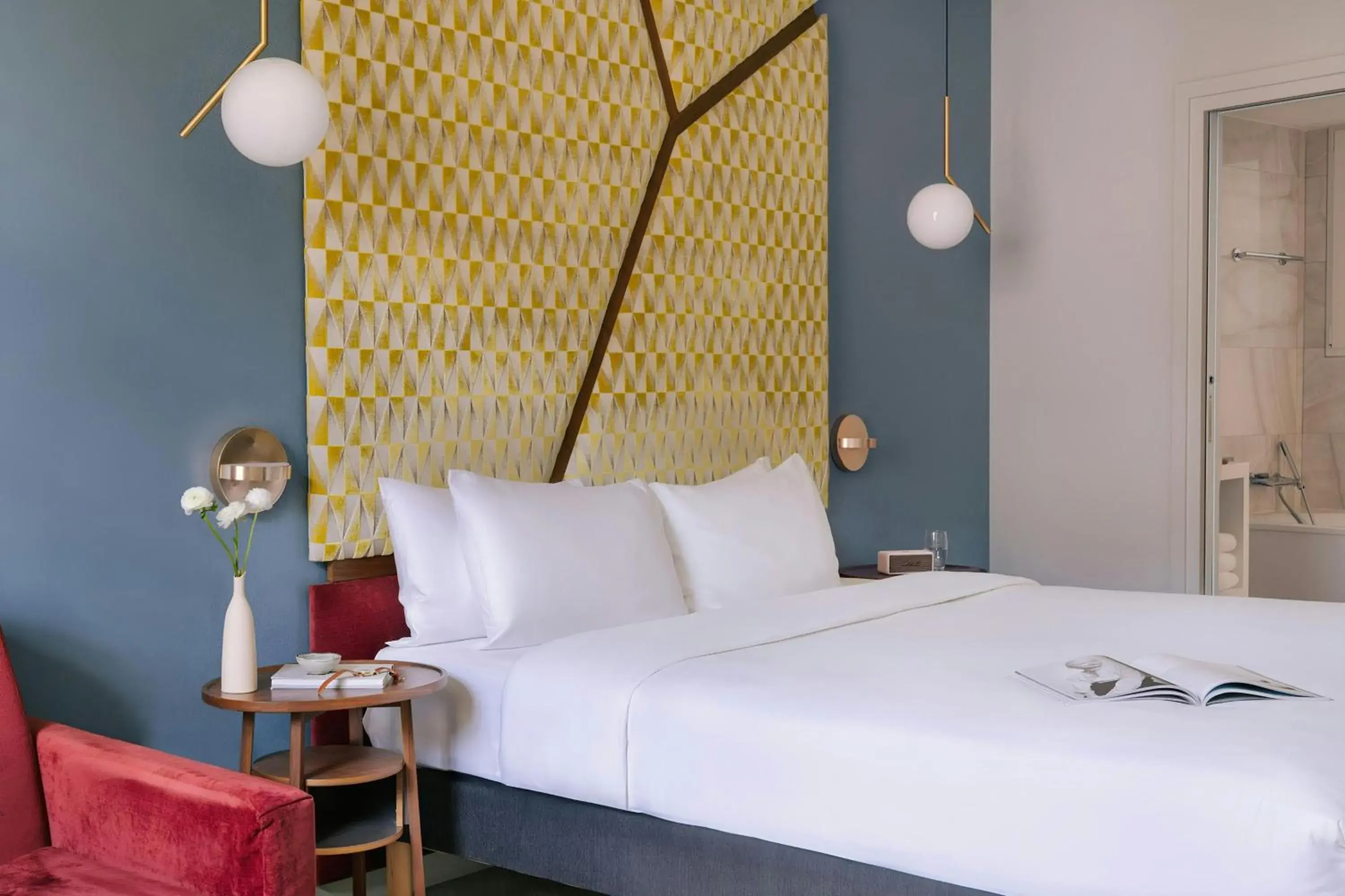 Superior King Room with Sofa Bed in Atala Hotel Champs Elysées, Sonder by Marriott Bonvoy Superior King Room with Sofa Bed in Atala Hotel Champs Elysées, Sonder by Marriott Bonvoy