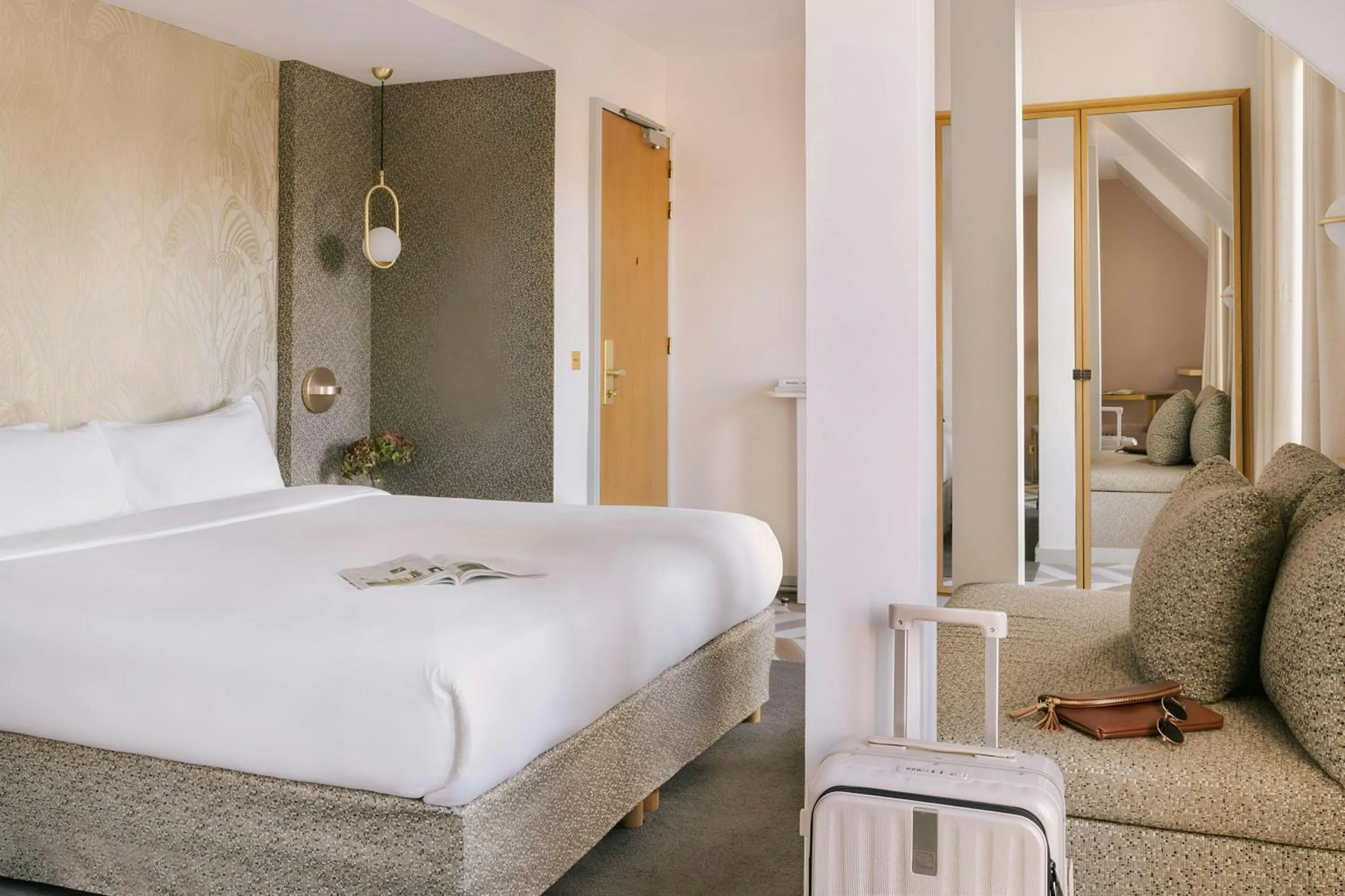 Bedroom, Bed in Atala Hotel Champs Elysées, Sonder by Marriott Bonvoy