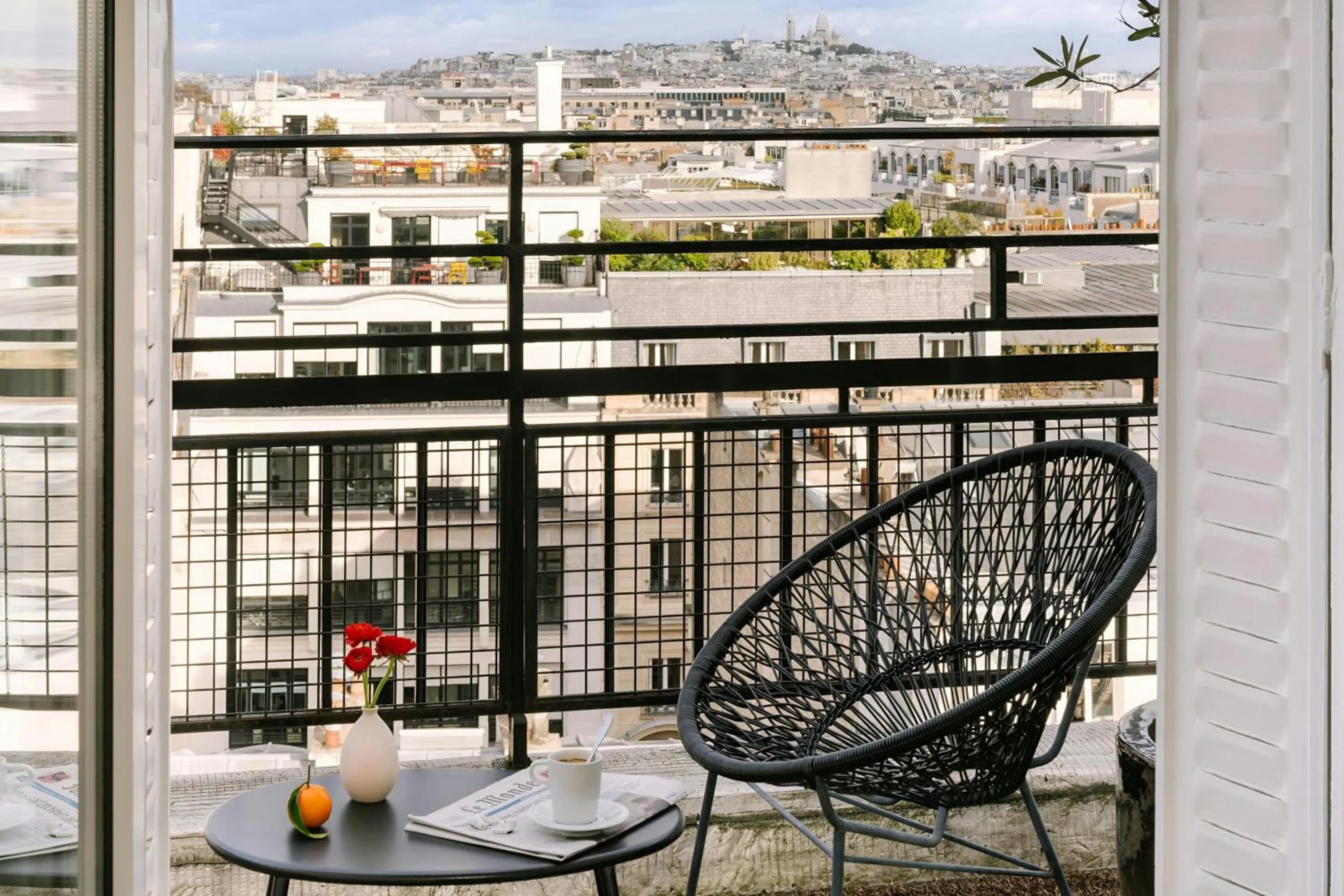 Photo of the whole room in Atala Hotel Champs Elysées, Sonder by Marriott Bonvoy