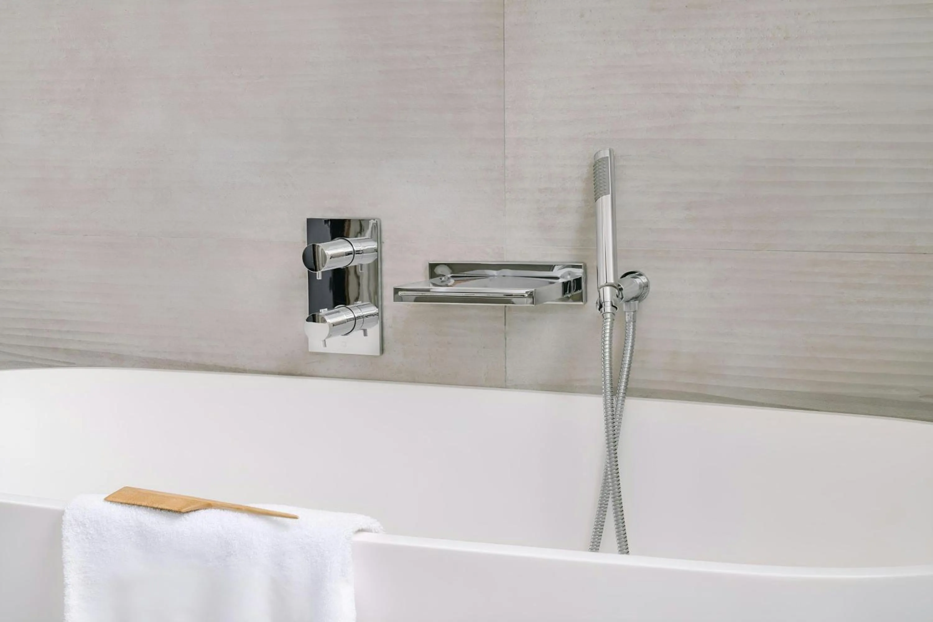 Bathroom in Atala Hotel Champs Elysées, Sonder by Marriott Bonvoy