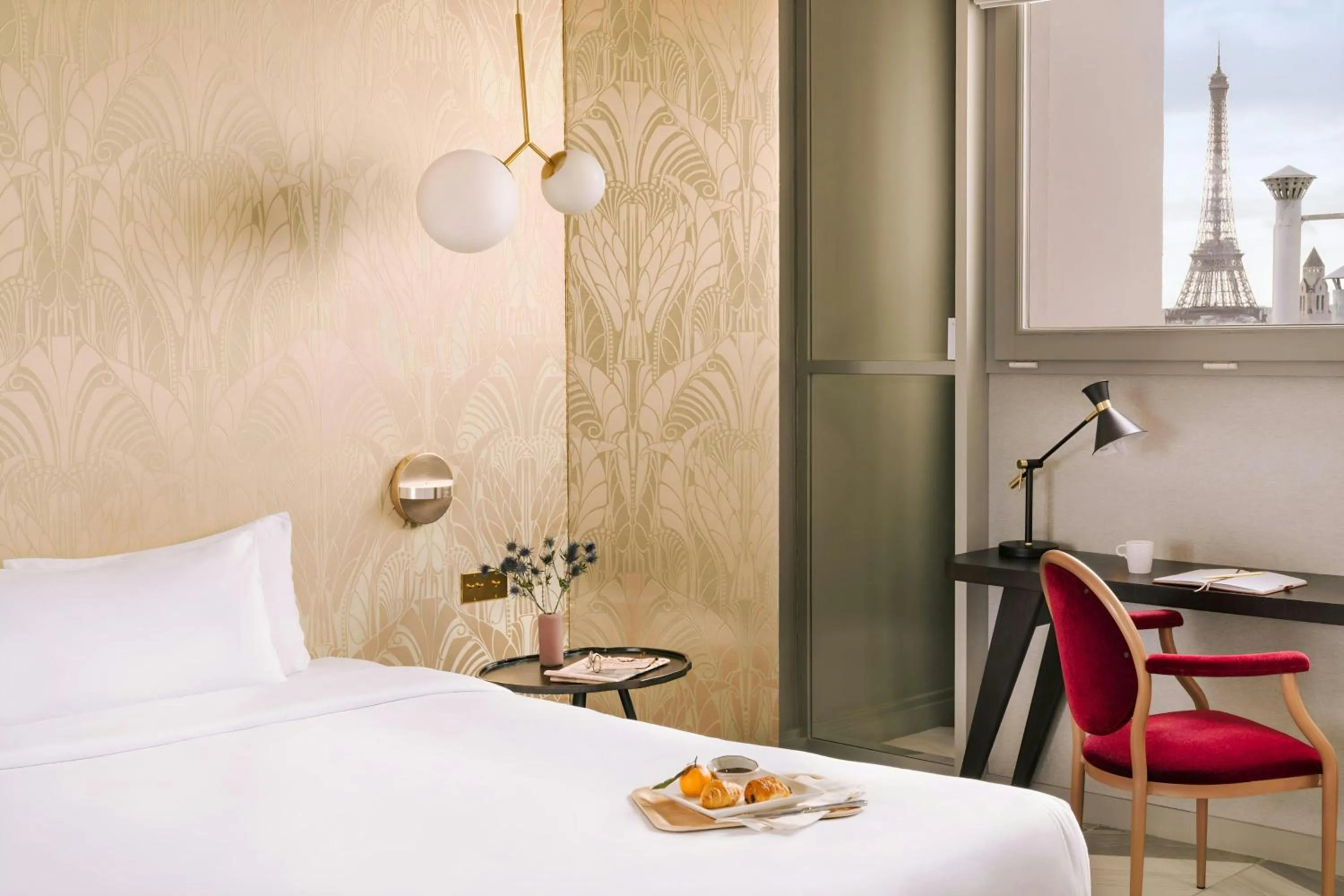 Bedroom, Bed in Atala Hotel Champs Elysées, Sonder by Marriott Bonvoy