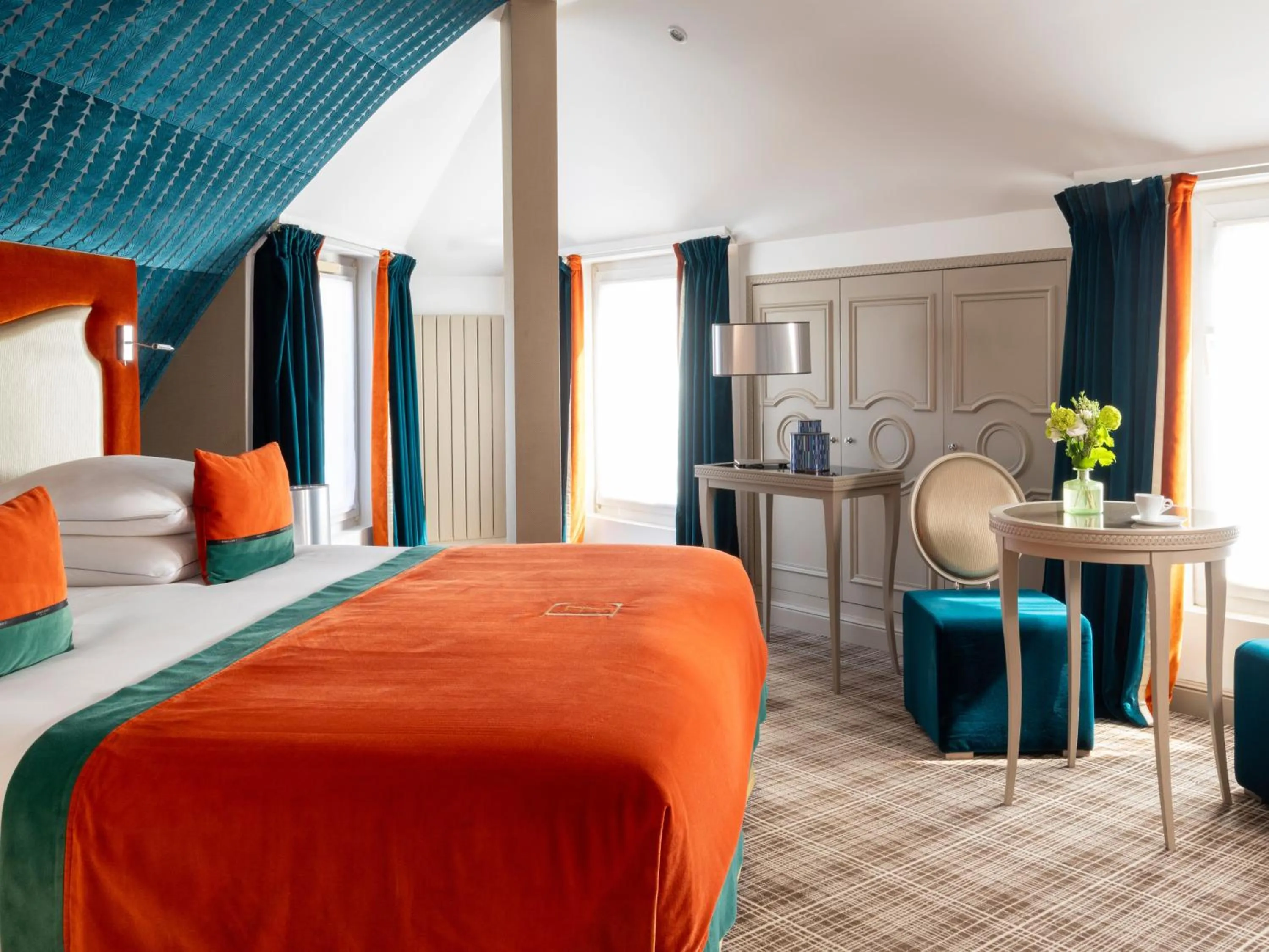 Bedroom, Bed in Edouard 7 Paris Opéra