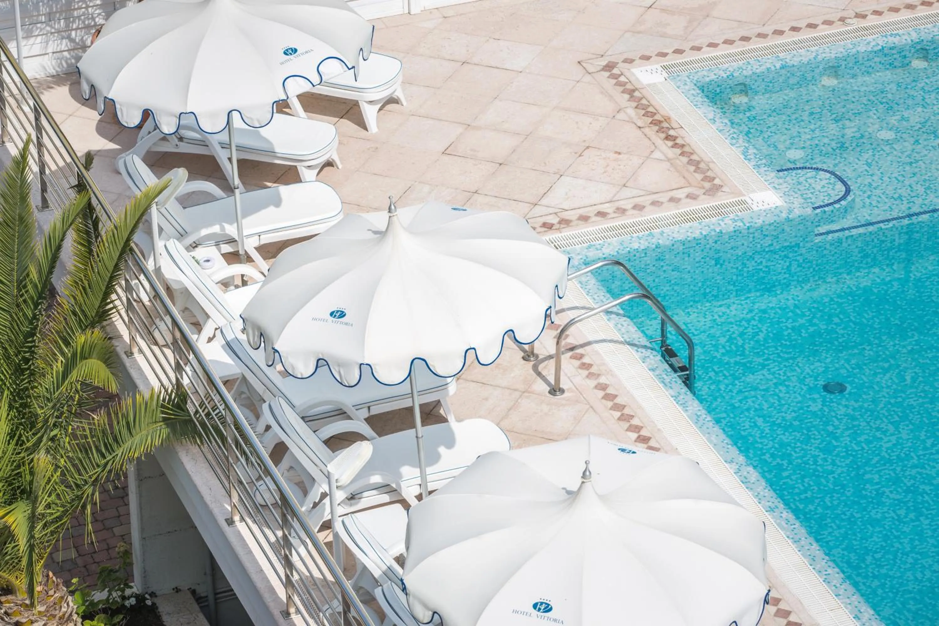 Swimming pool in Hotel Vittoria