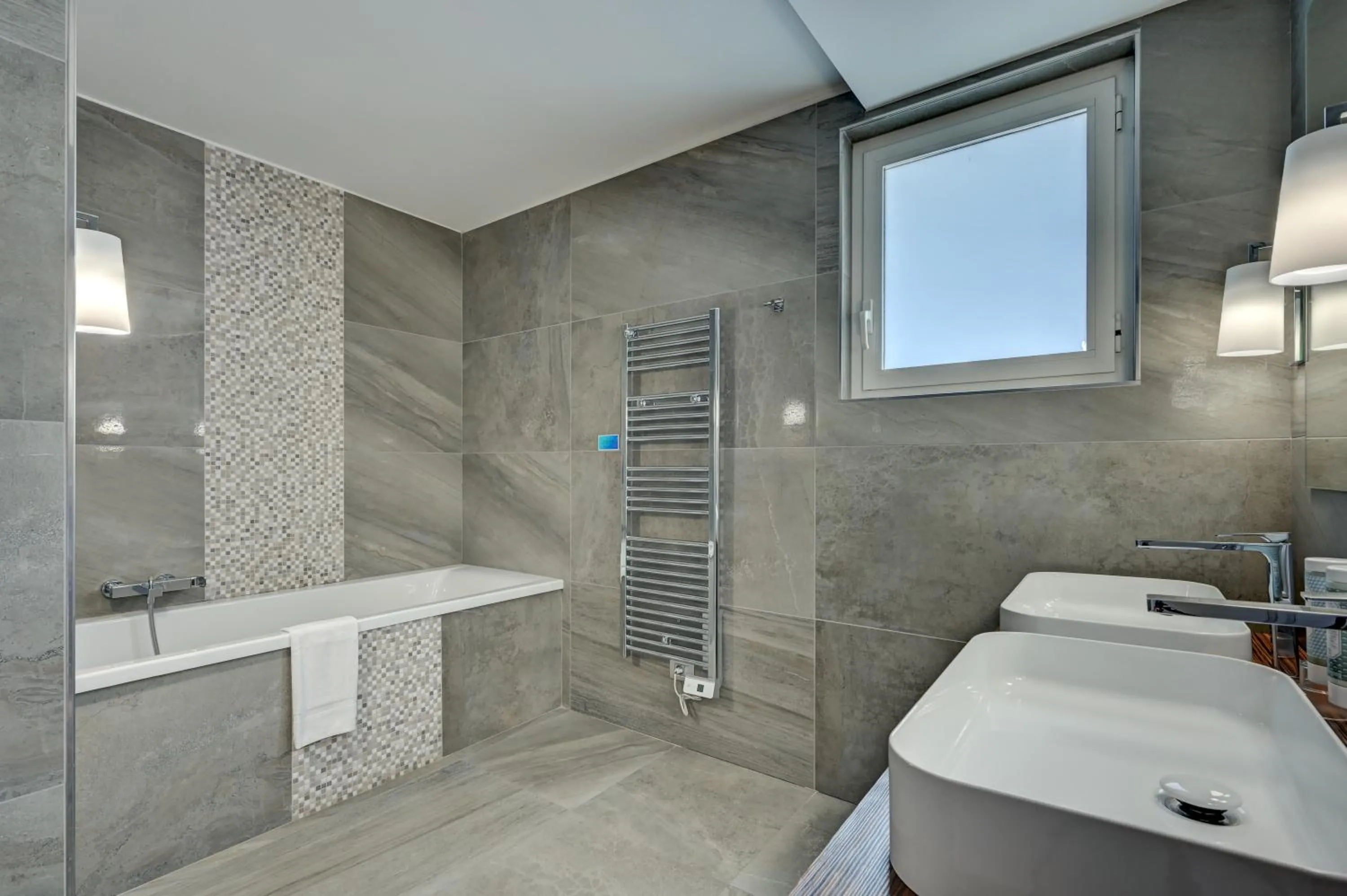 Bathroom in Juliana Hotel Cannes