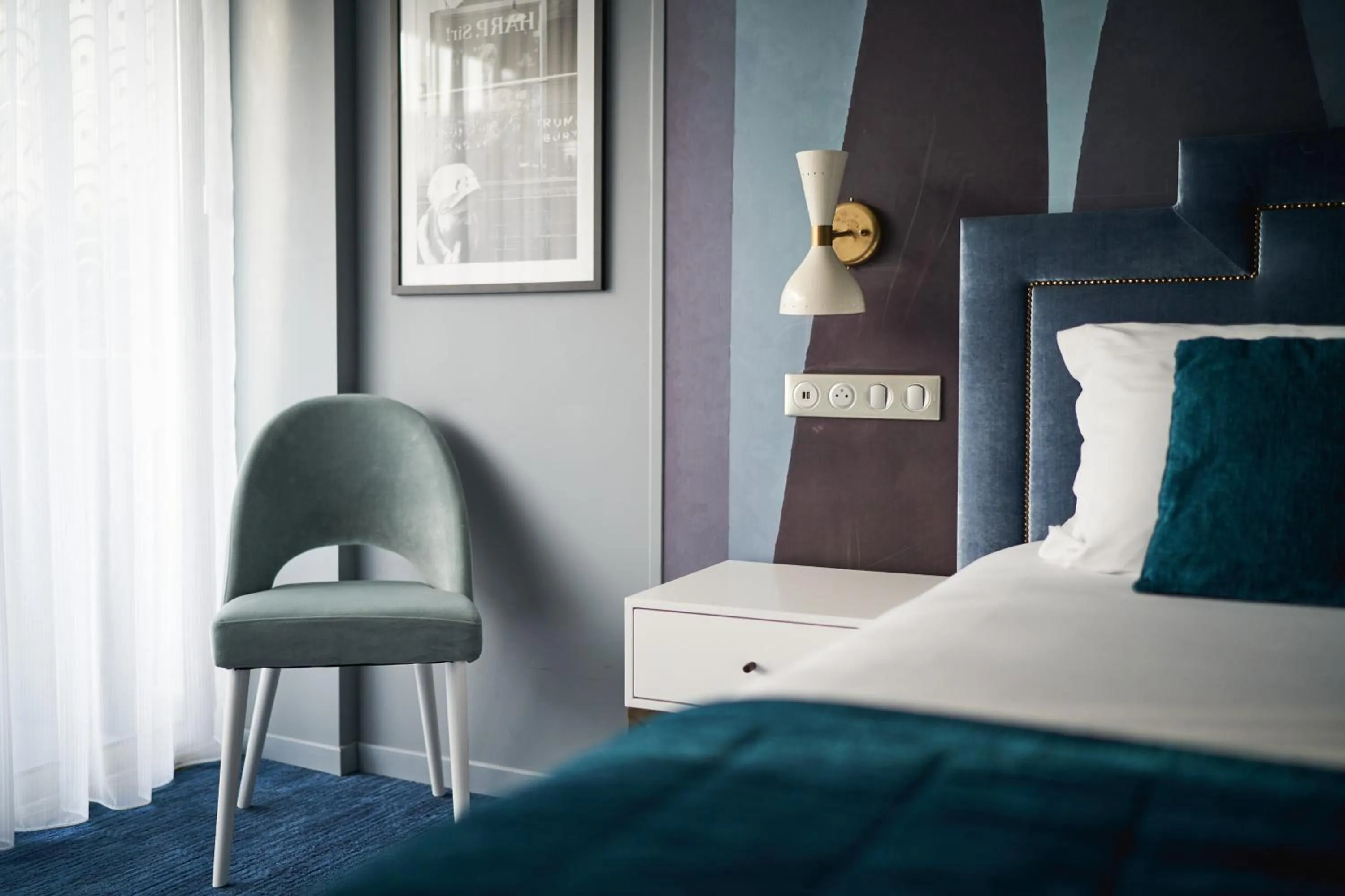 Bed in Juliana Hotel Cannes