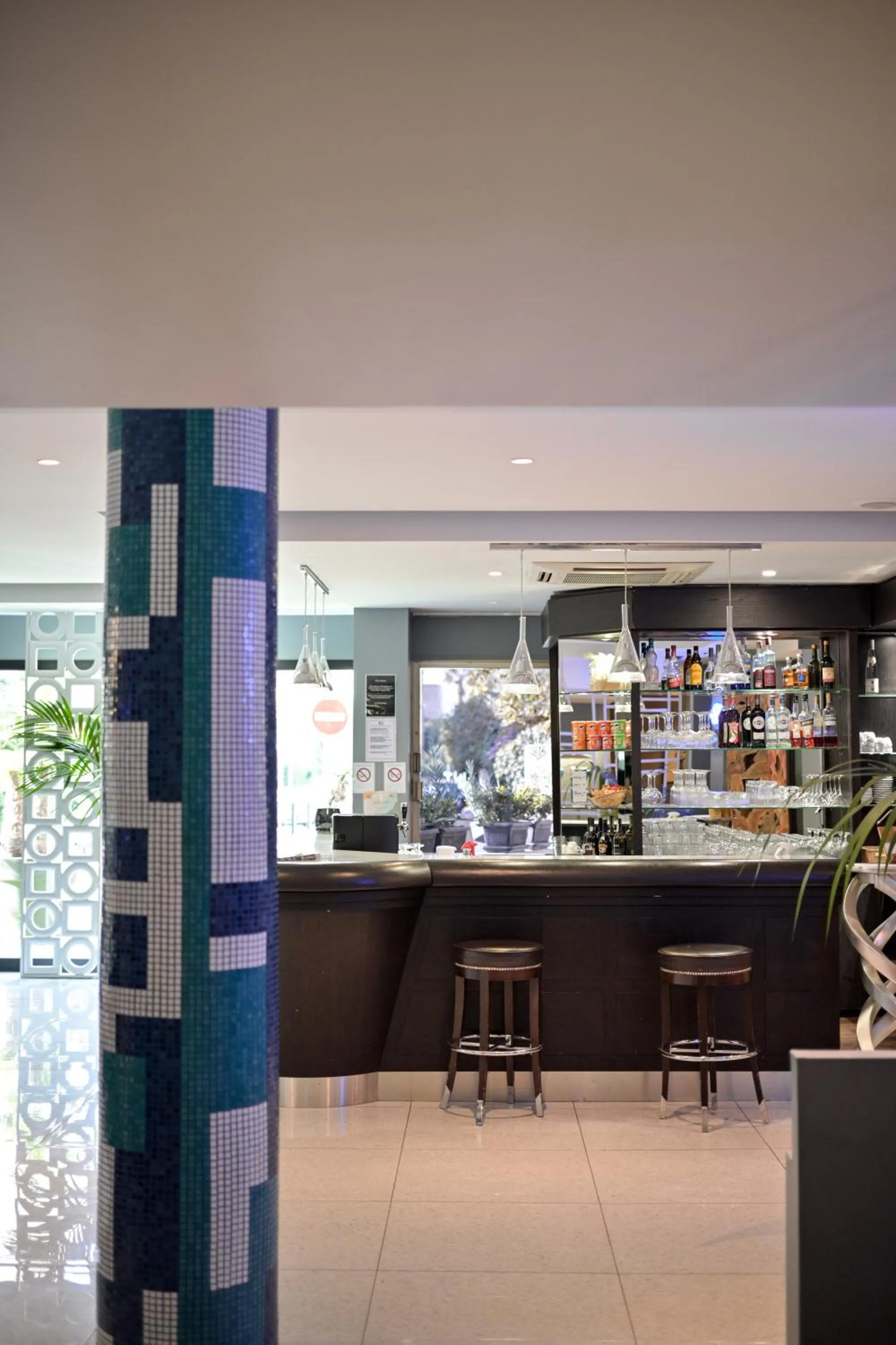 Lounge or bar in Juliana Hotel Cannes