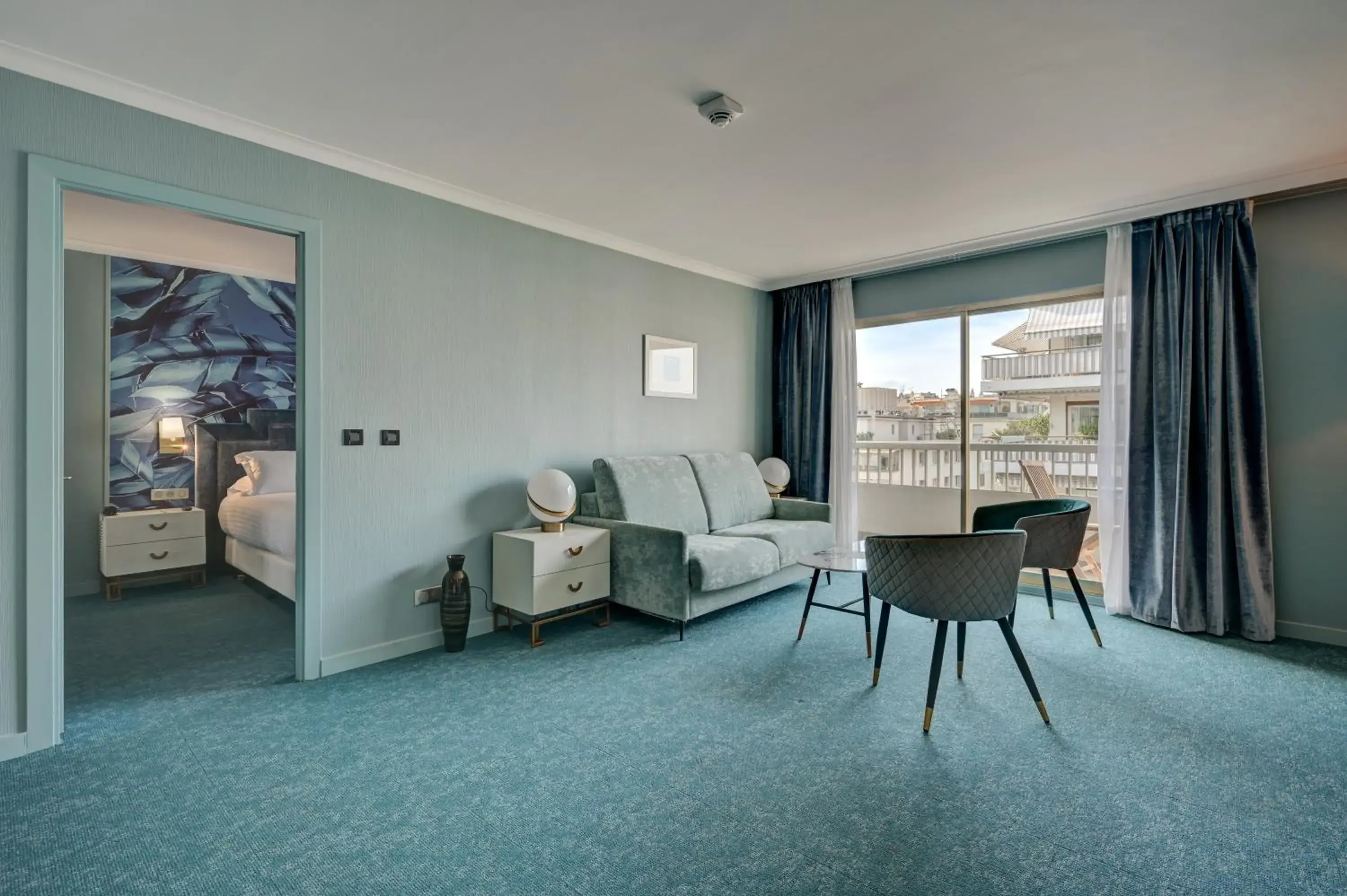 Deluxe Suite in Juliana Hotel Cannes Deluxe Suite in Juliana Hotel Cannes