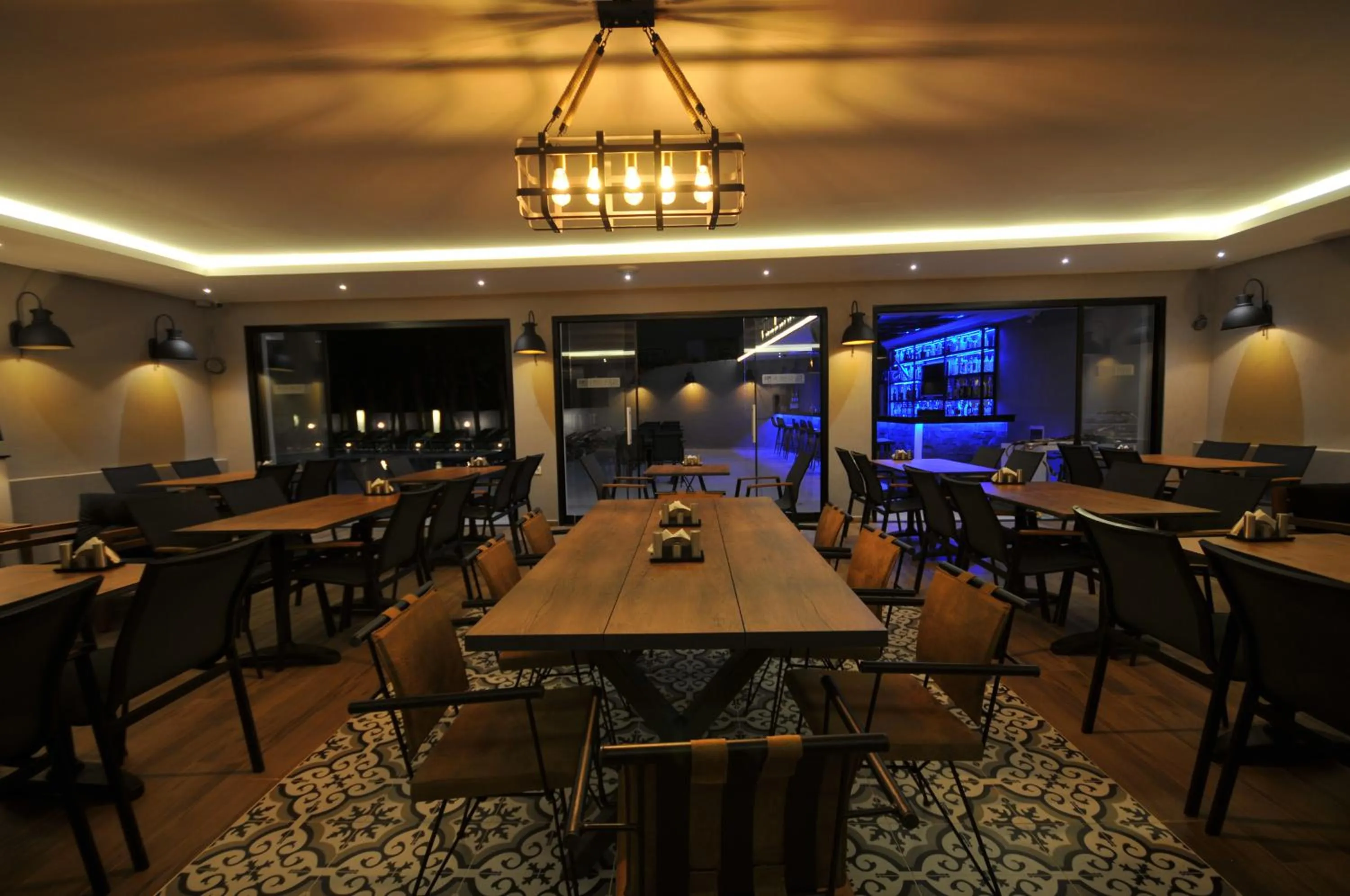 Restaurant/places to eat in Club Sema Suite Hotel