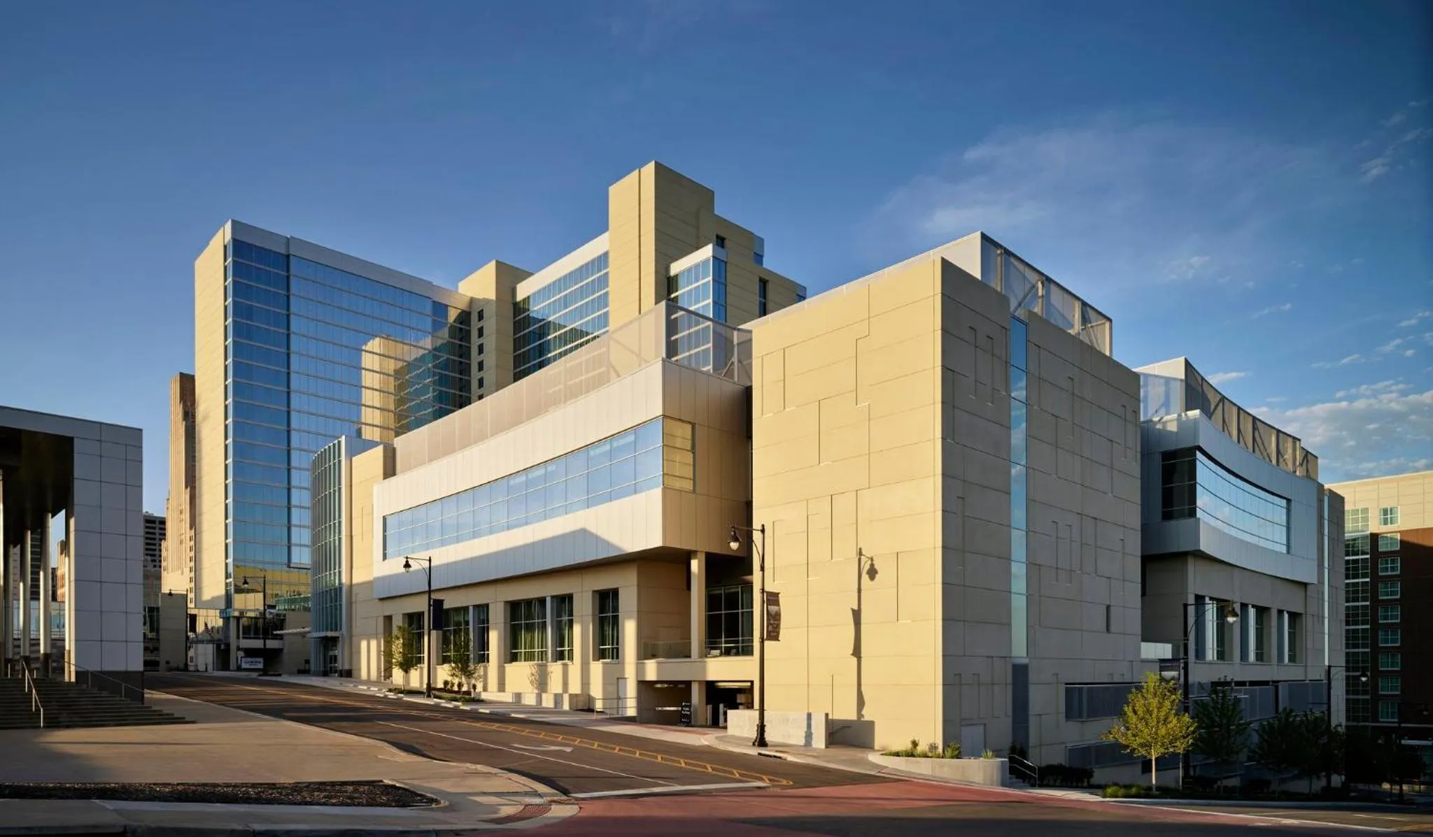 Property building in Loews Kansas City