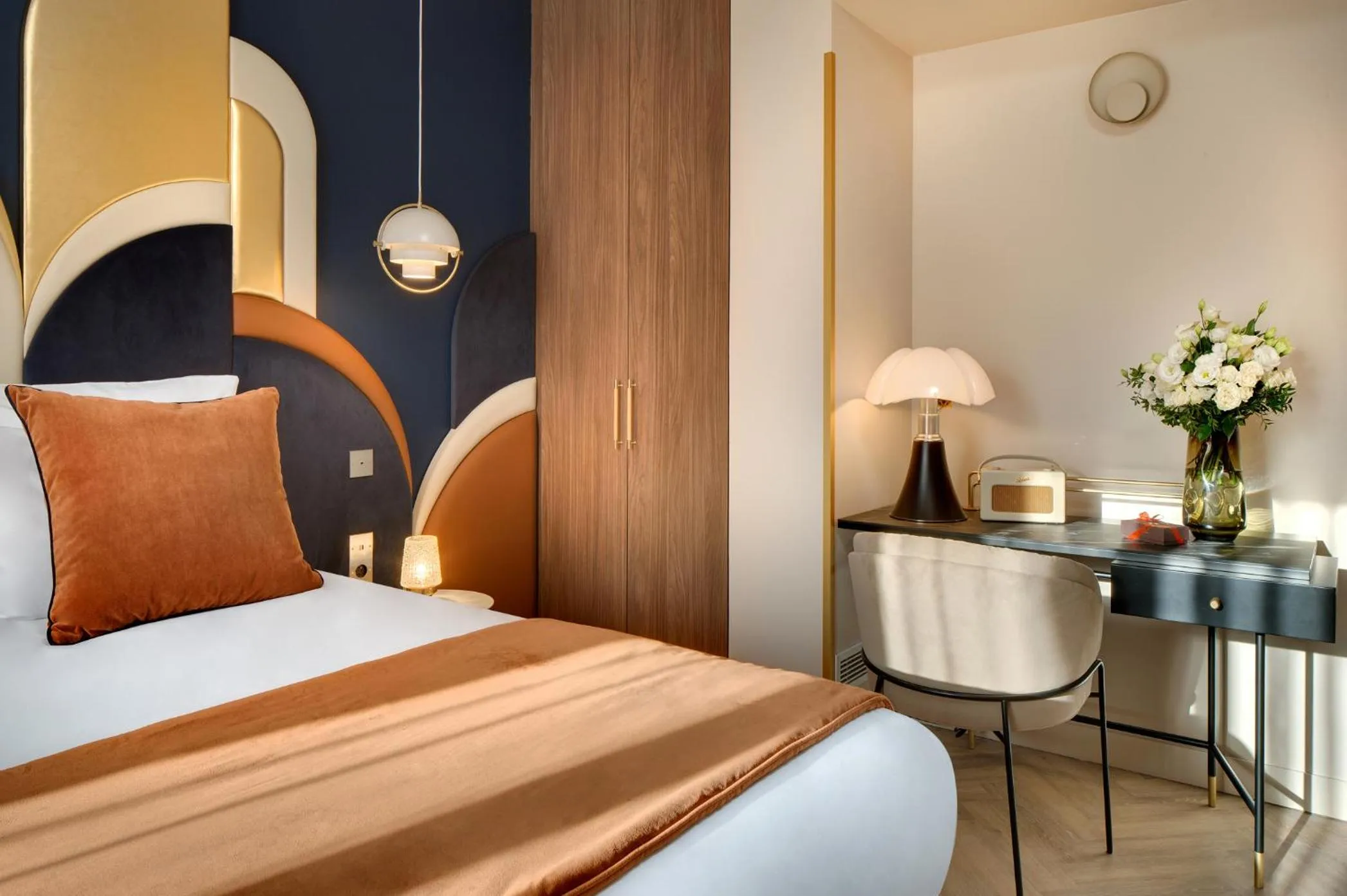 Bed in Hôtel Artemisia Montmartre