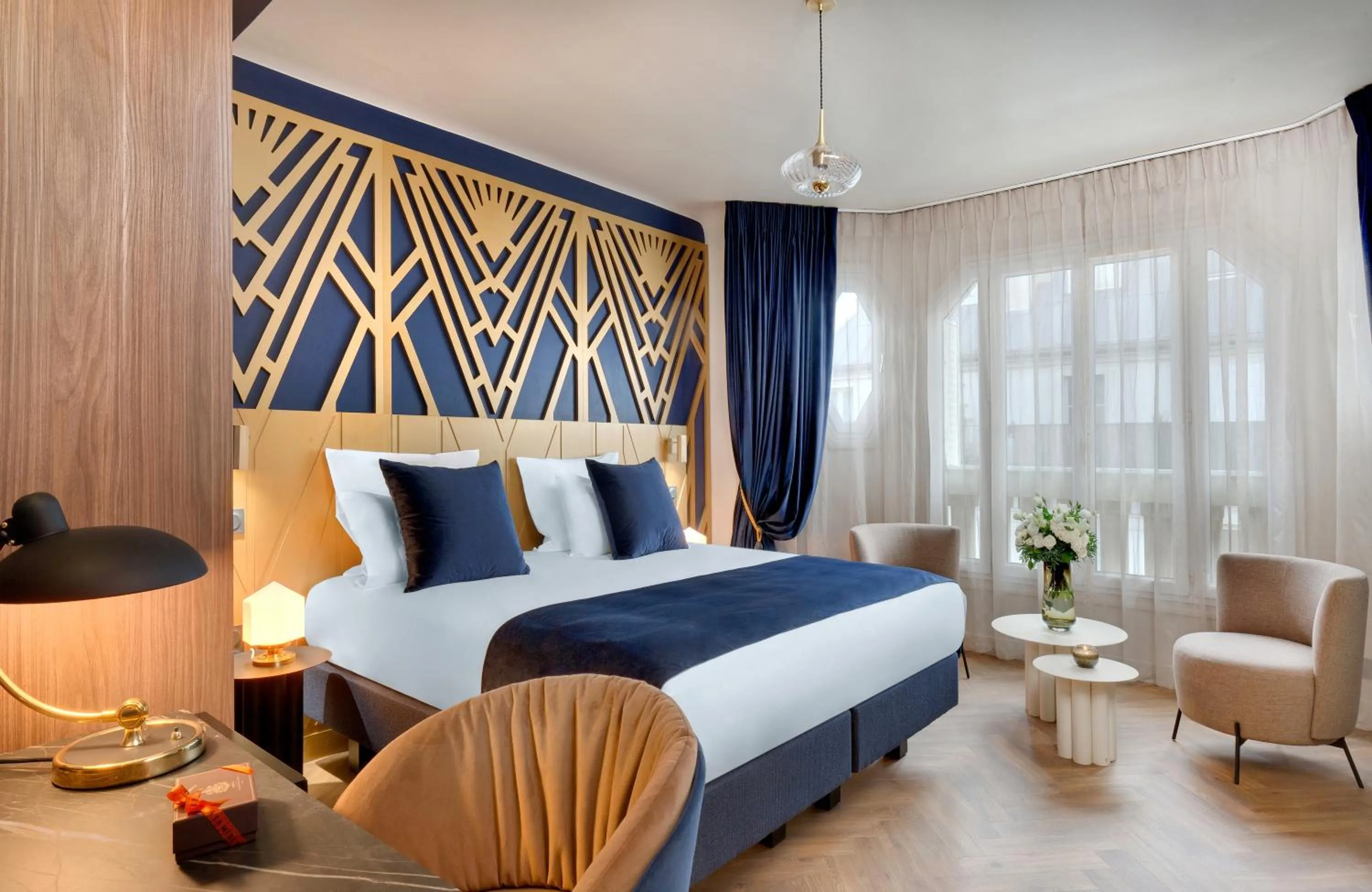 Photo of the whole room, Bed in Hôtel Artemisia Montmartre