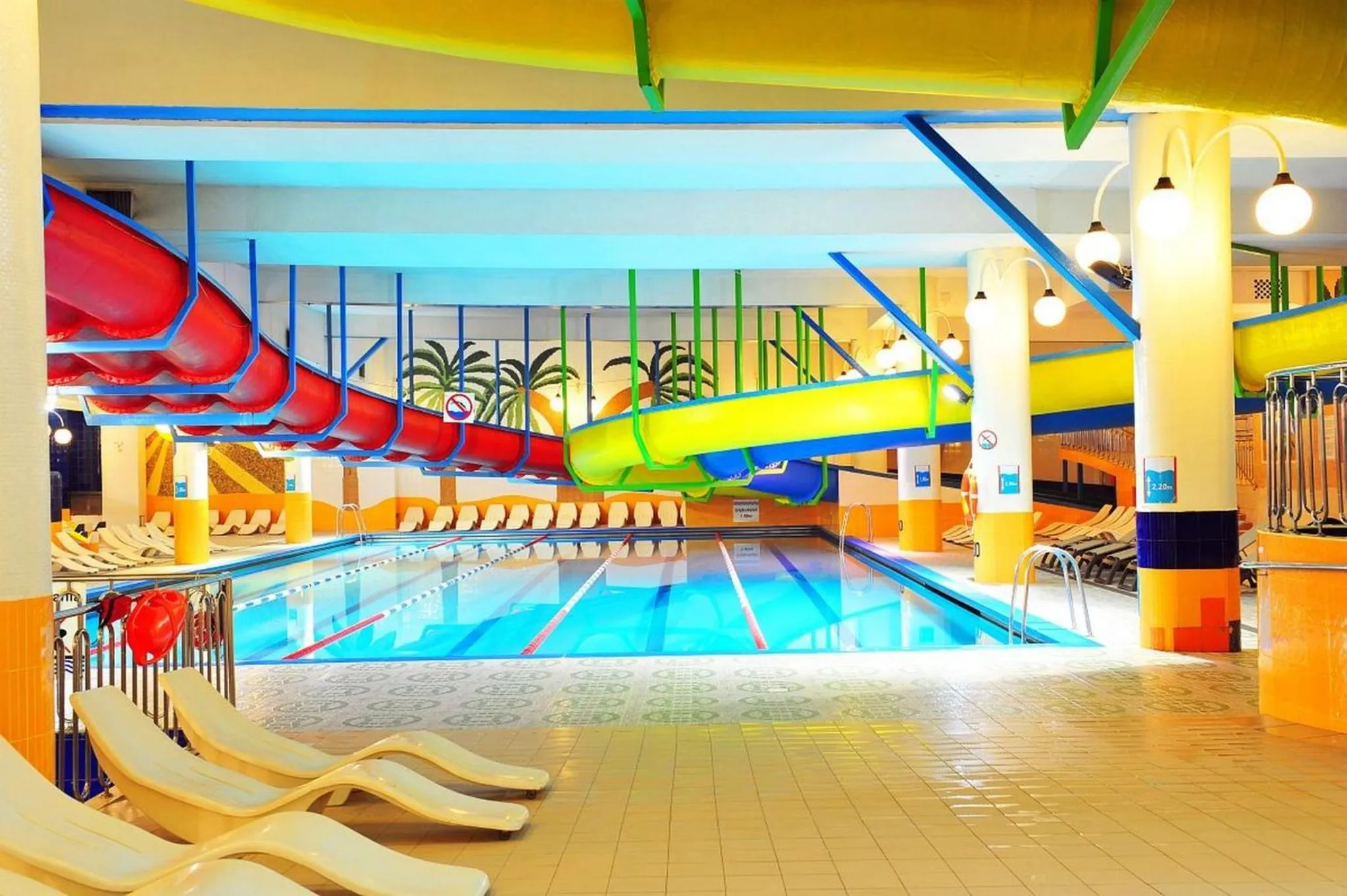 Swimming pool in Hotel Gołębiewski Wisła