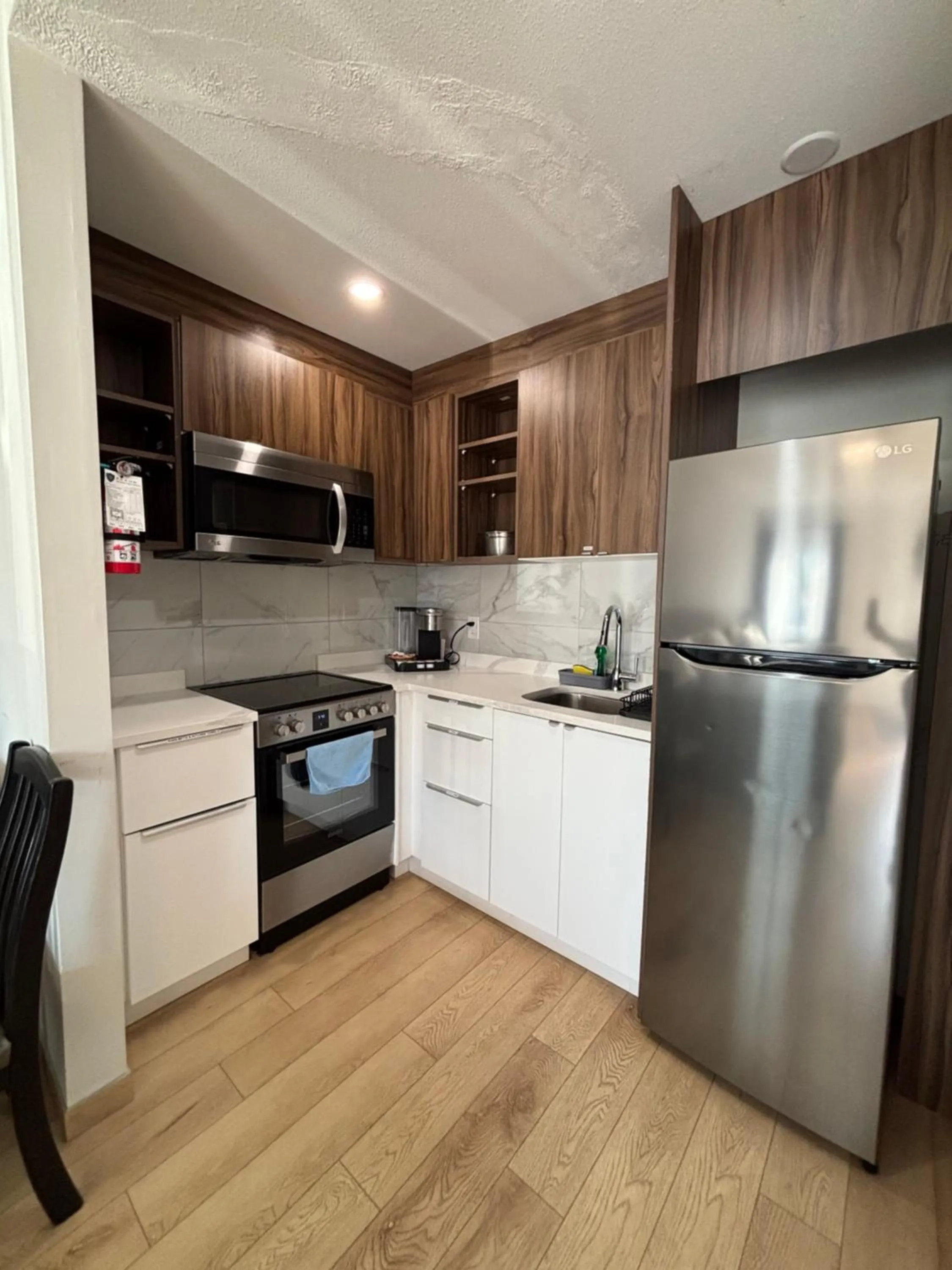 kitchen in Western Traveller Motel