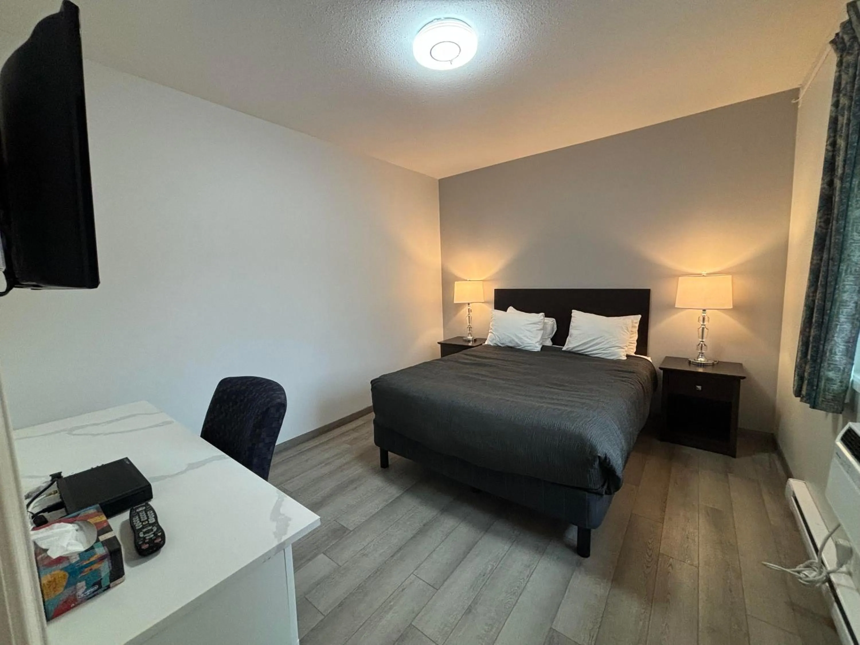 Bedroom, Bed in Western Traveller Motel