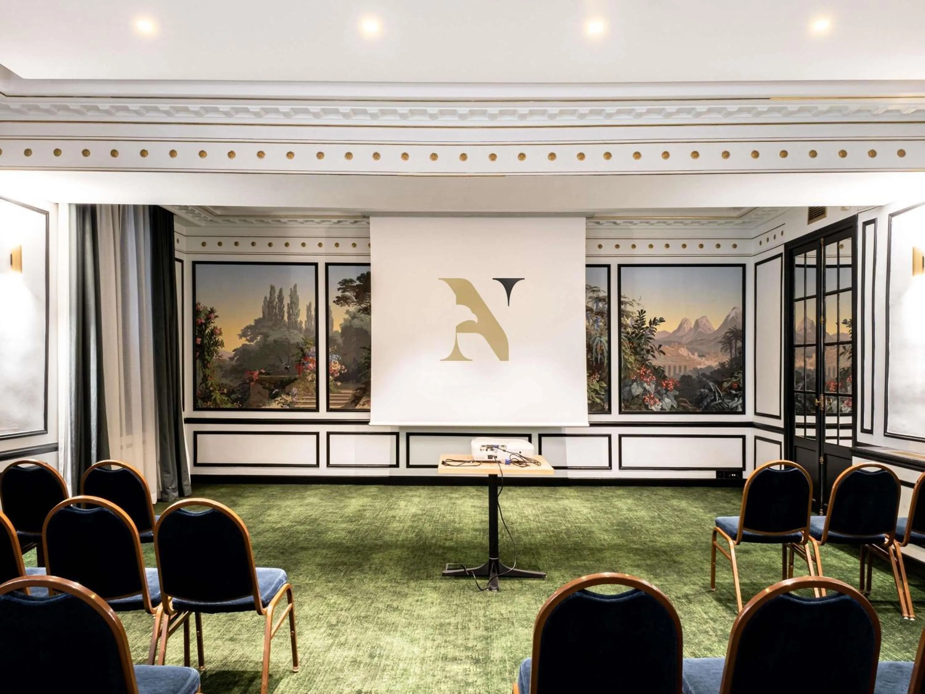 Meeting/conference room in Aigle Noir Hotel Fontainebleau - MGallery Collection