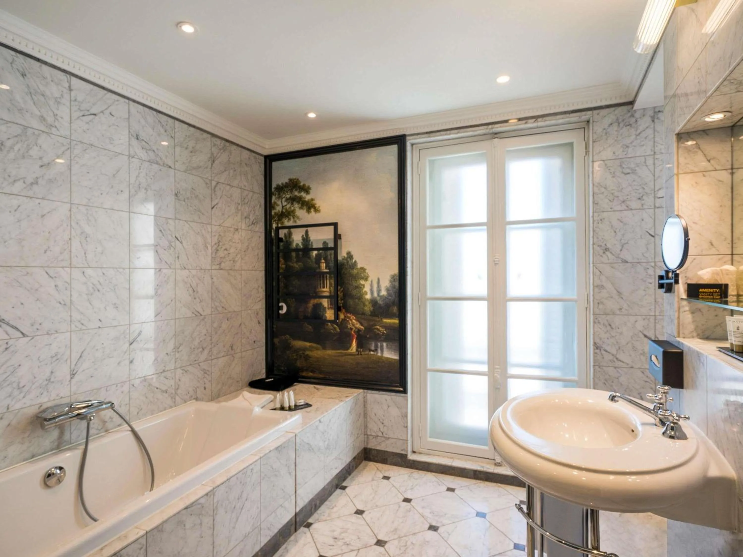 Photo of the whole room in Aigle Noir Hotel Fontainebleau - MGallery Collection