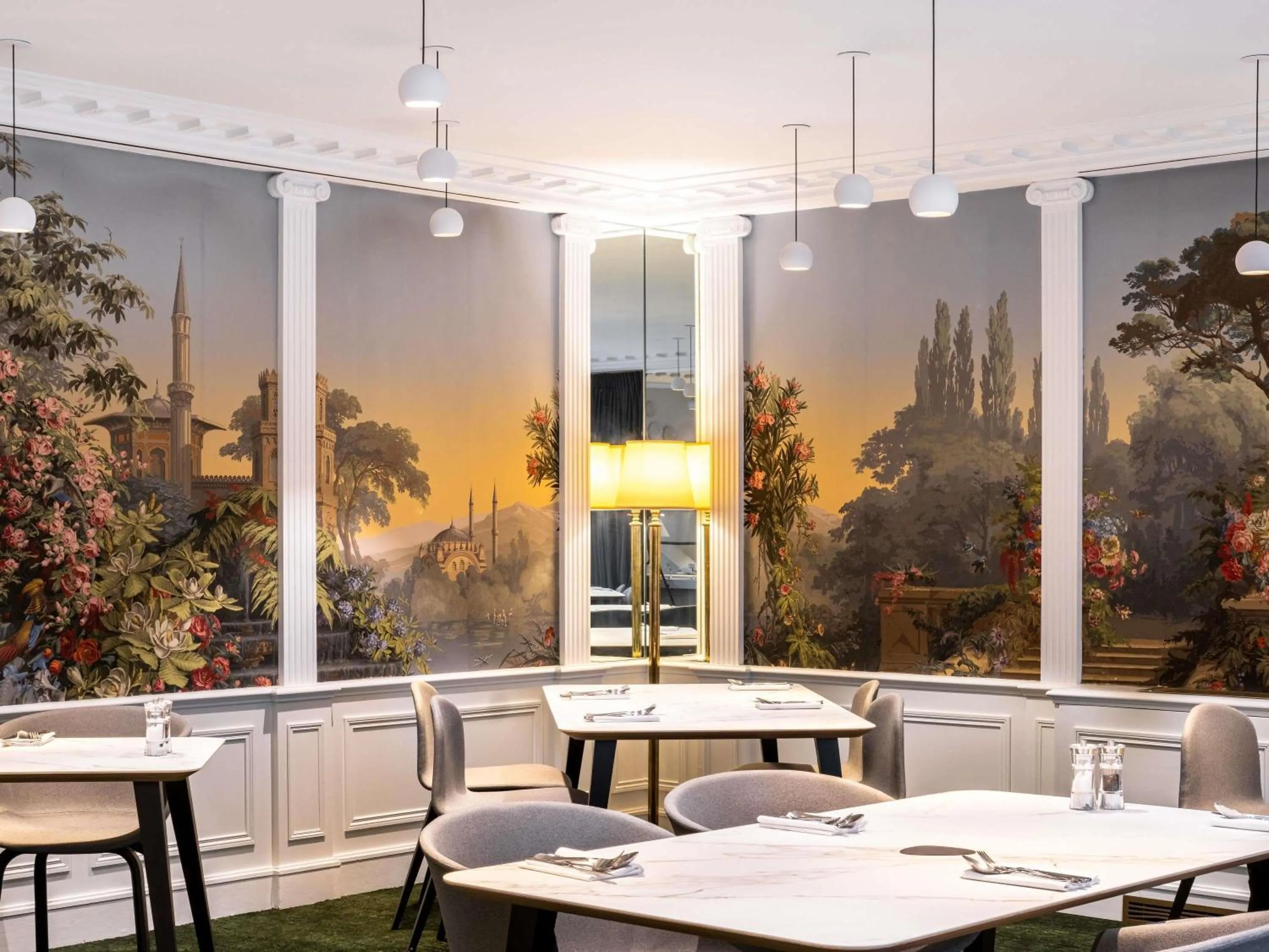 Property building in Aigle Noir Hotel Fontainebleau - MGallery Collection