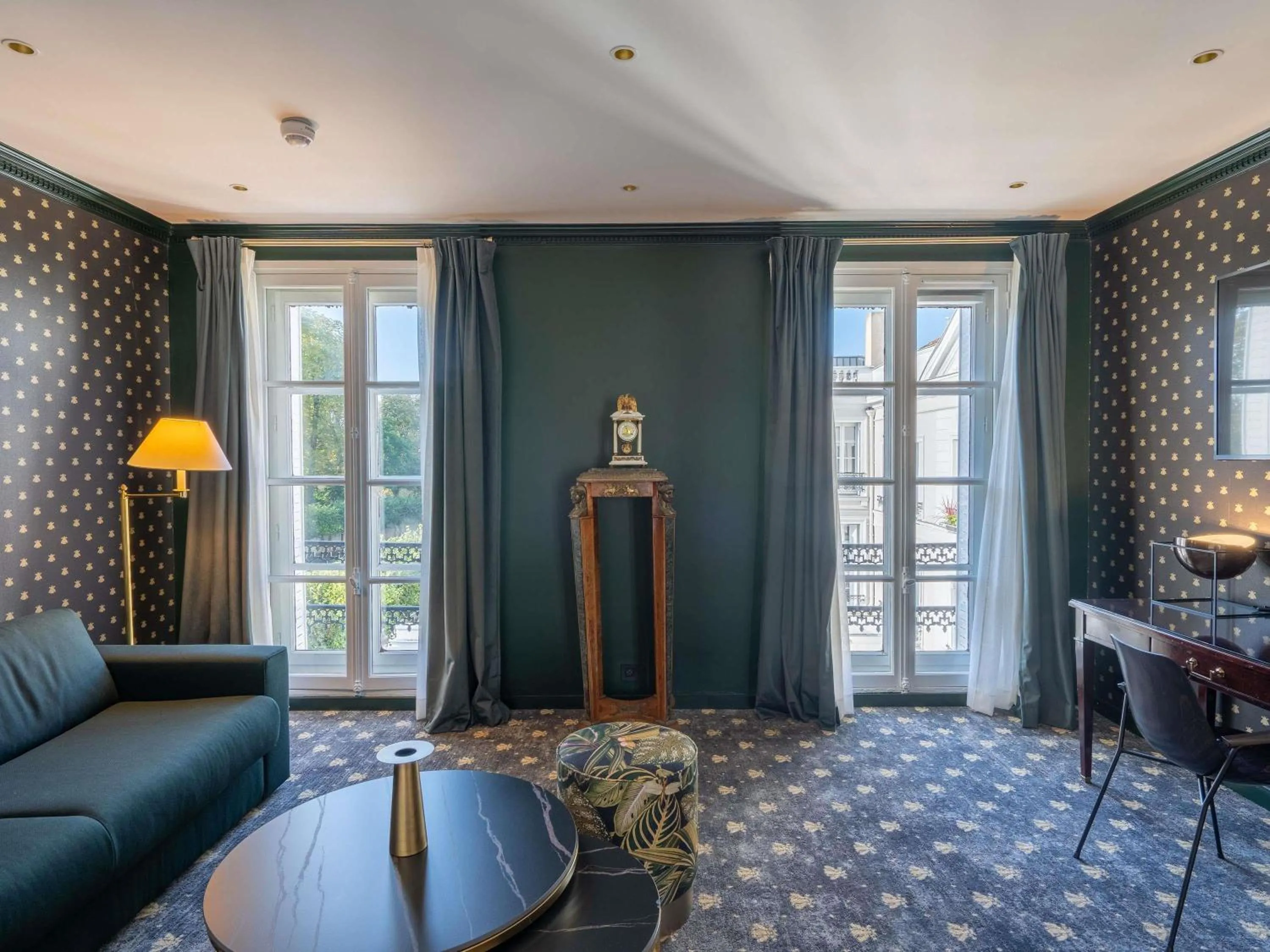 Bedroom in Aigle Noir Hotel Fontainebleau - MGallery Collection