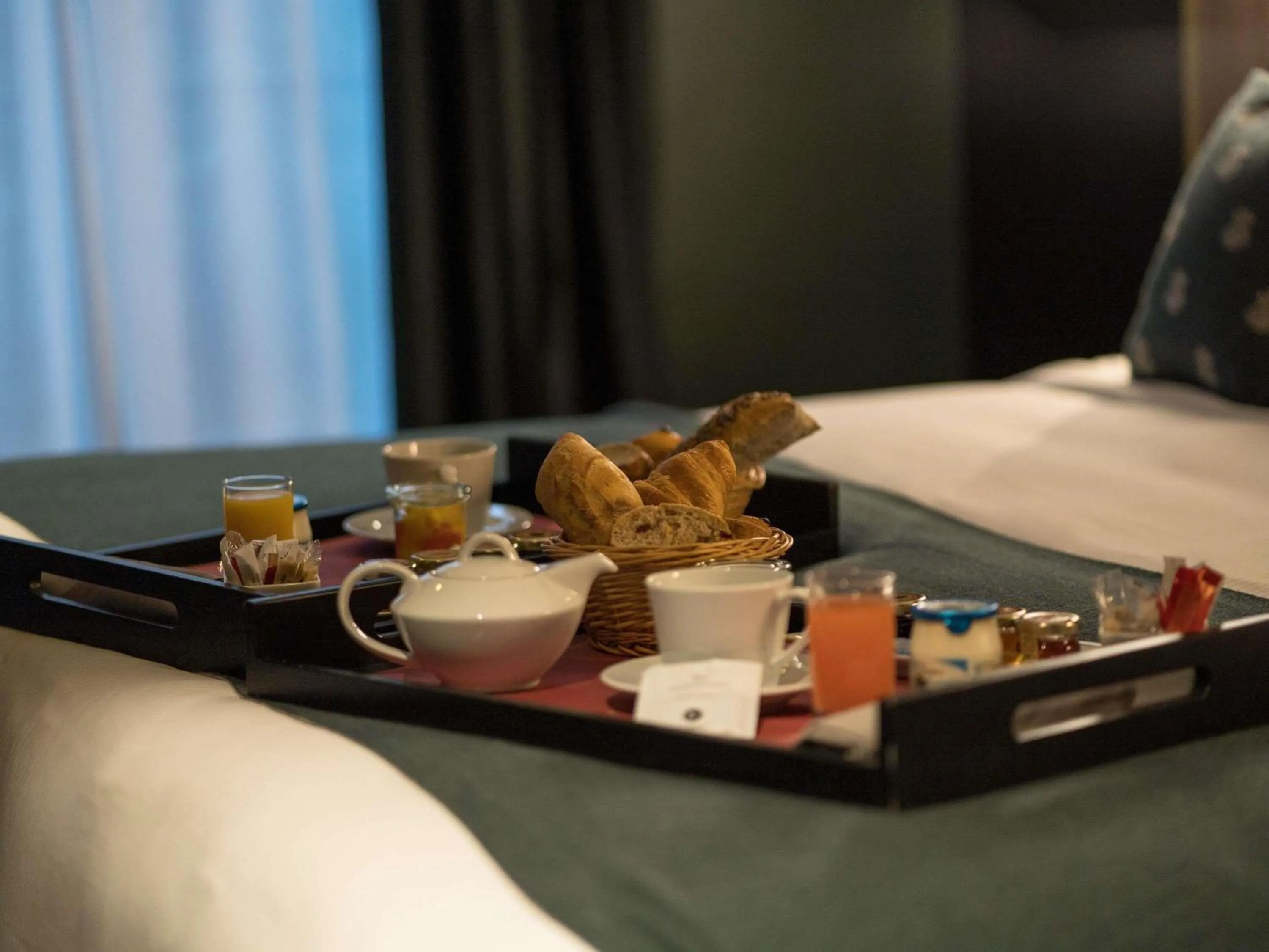 Other, Bed in Aigle Noir Hotel Fontainebleau - MGallery Collection