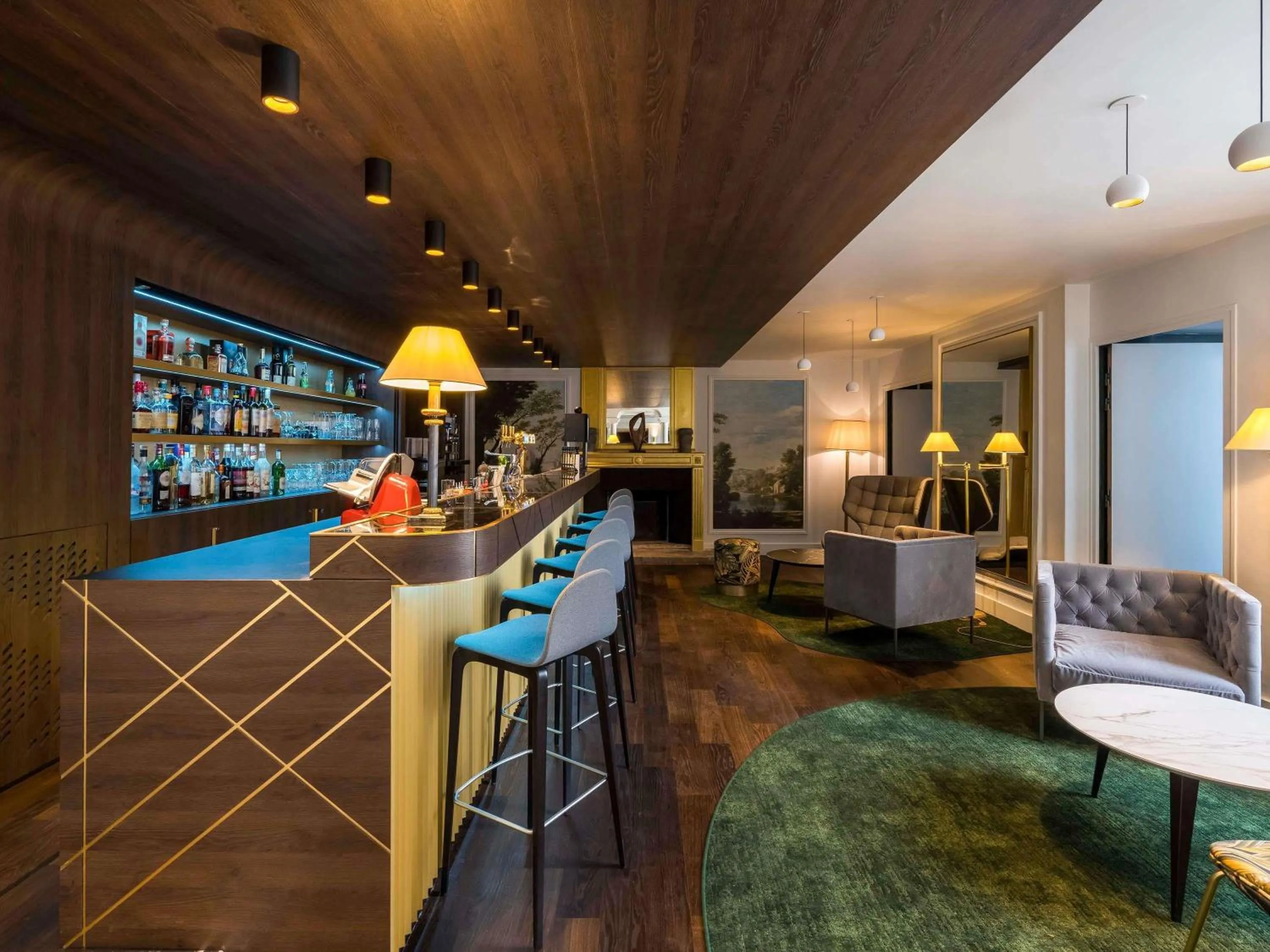 Lounge or bar in Aigle Noir Hotel Fontainebleau - MGallery Collection