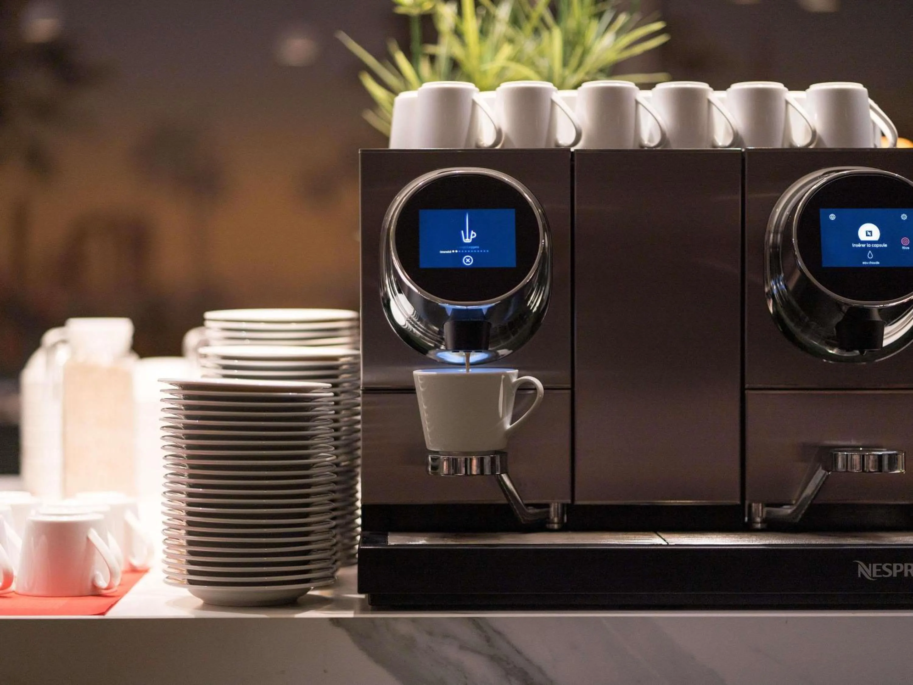 Restaurant/places to eat in Aigle Noir Hotel Fontainebleau - MGallery Collection