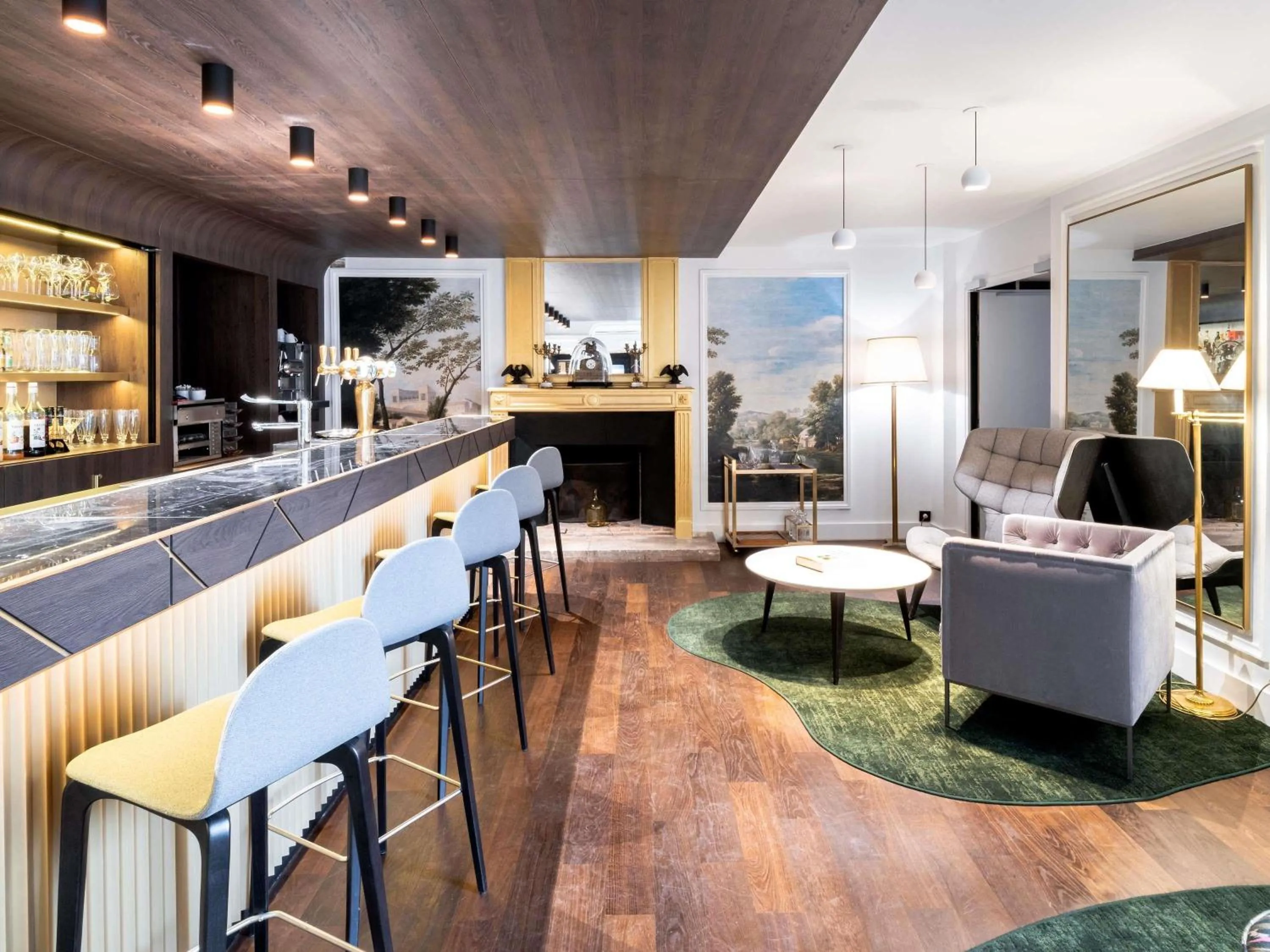 Lounge or bar in Aigle Noir Hotel Fontainebleau - MGallery Collection