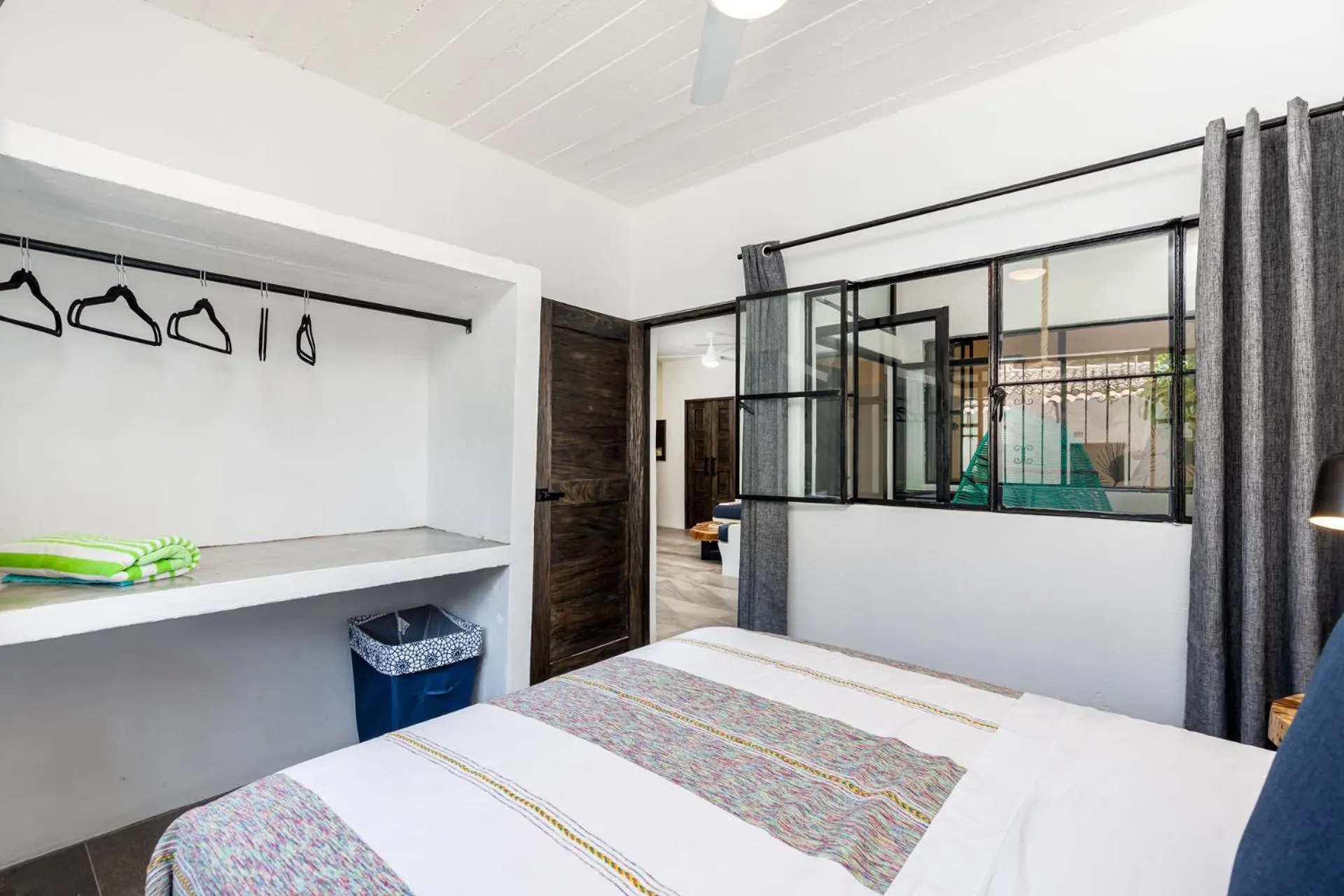 Bedroom, Bed in Cuale