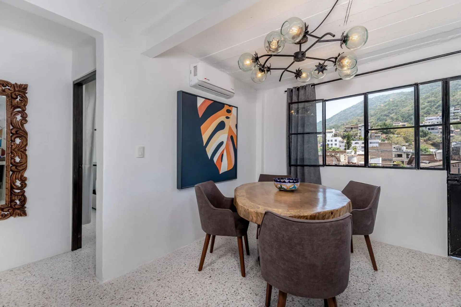 Dining area in Cuale