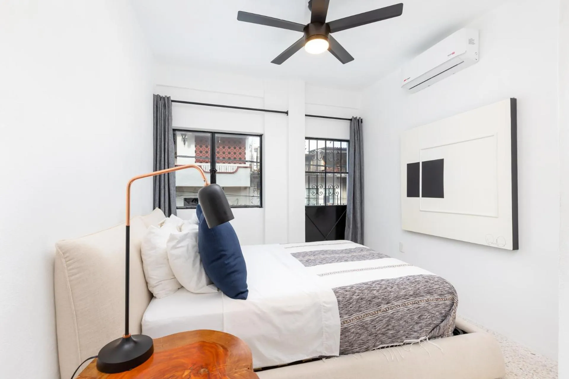 Bedroom, Bed in Cuale