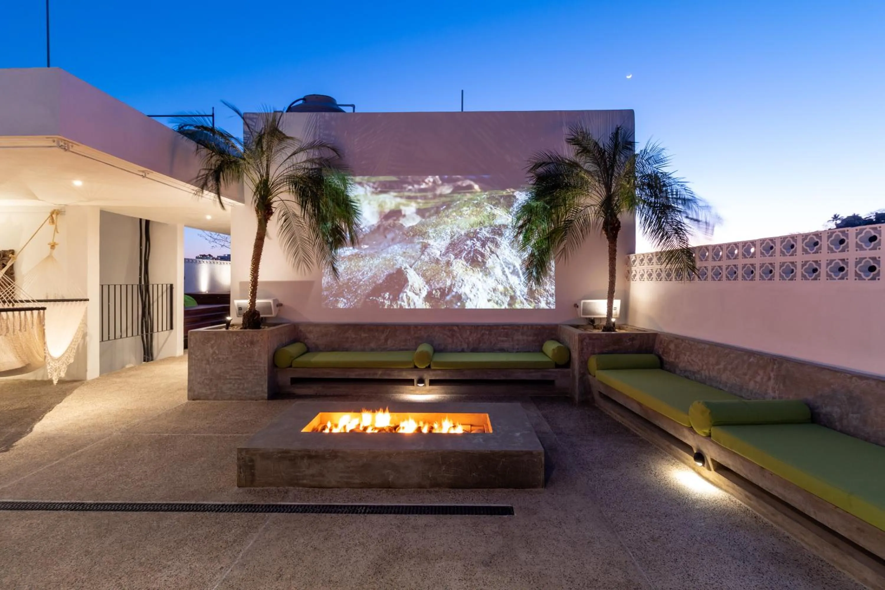 Property building in Cuale