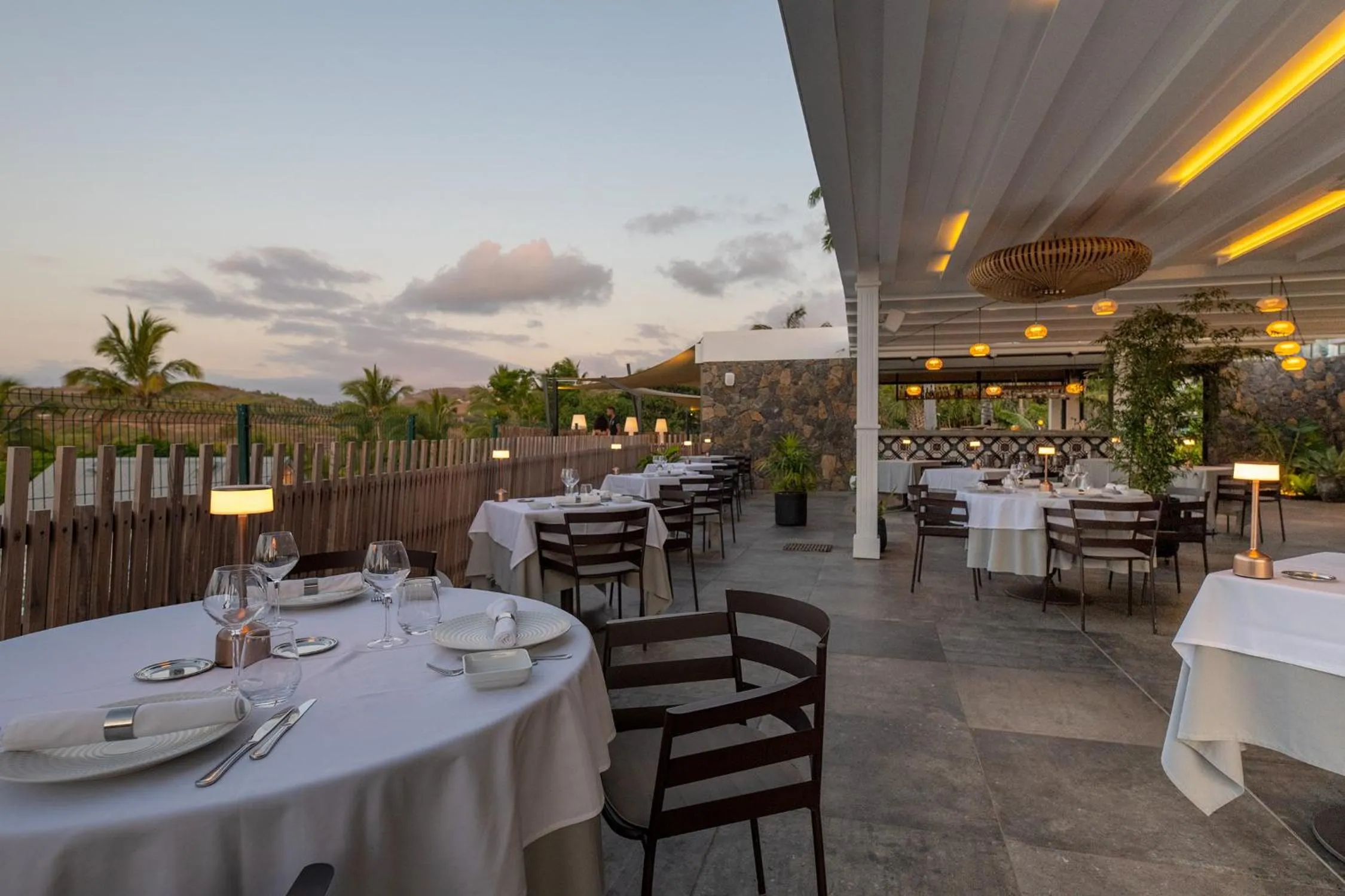 Restaurant/places to eat in Latitude 21