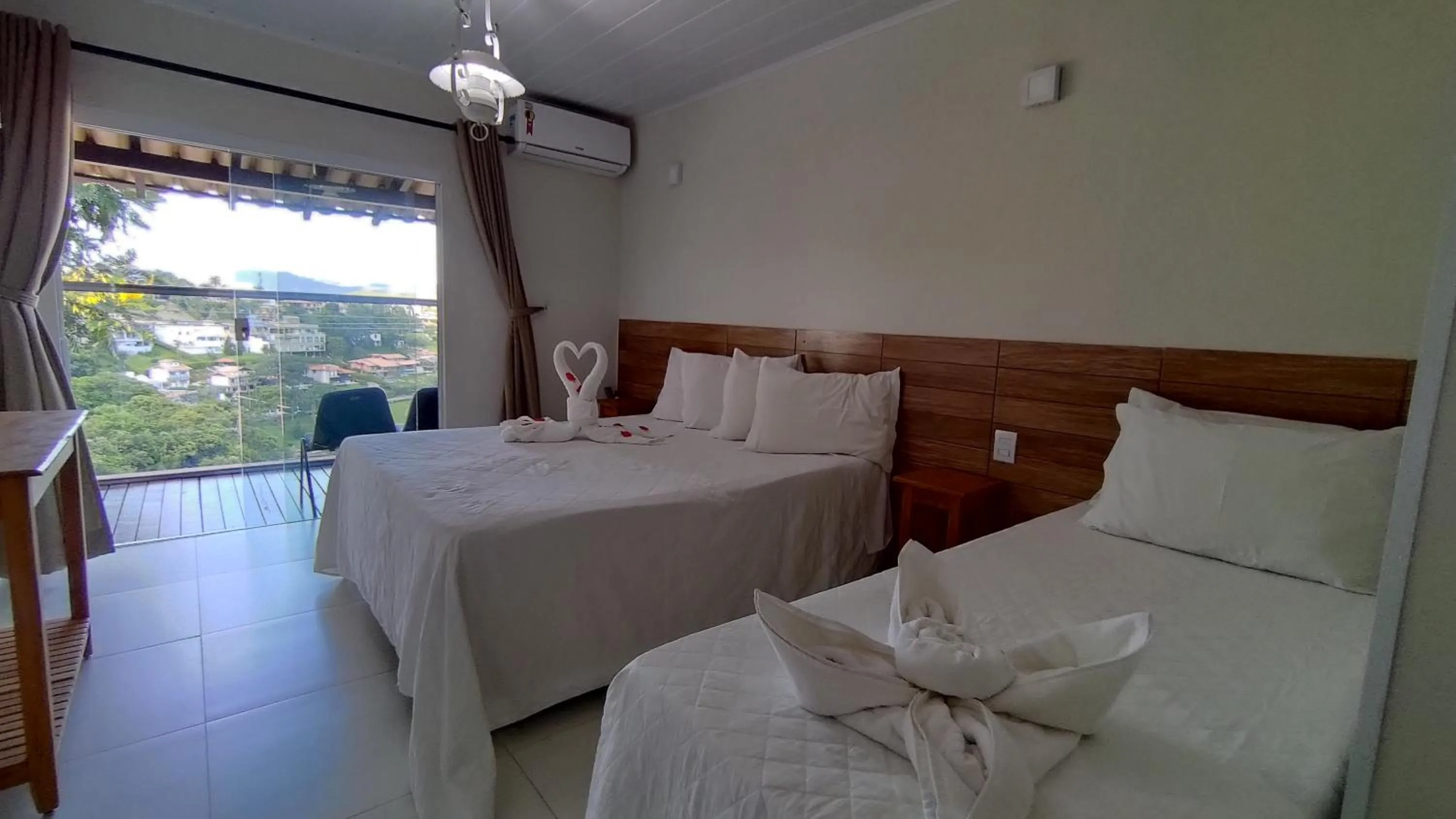 View (from property/room), Bed in Hotel Escarpas do Lago Capitolio