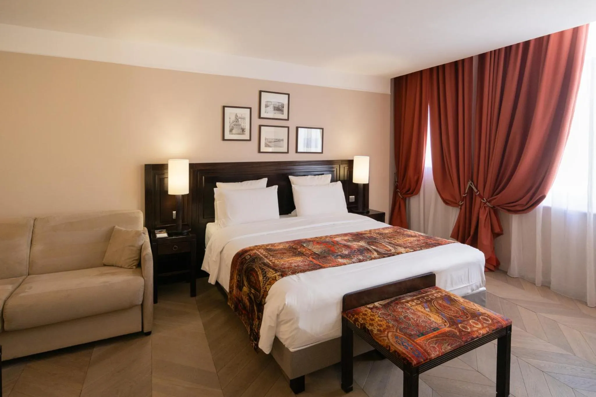 Bedroom, Bed in Hôtel Régent Contades