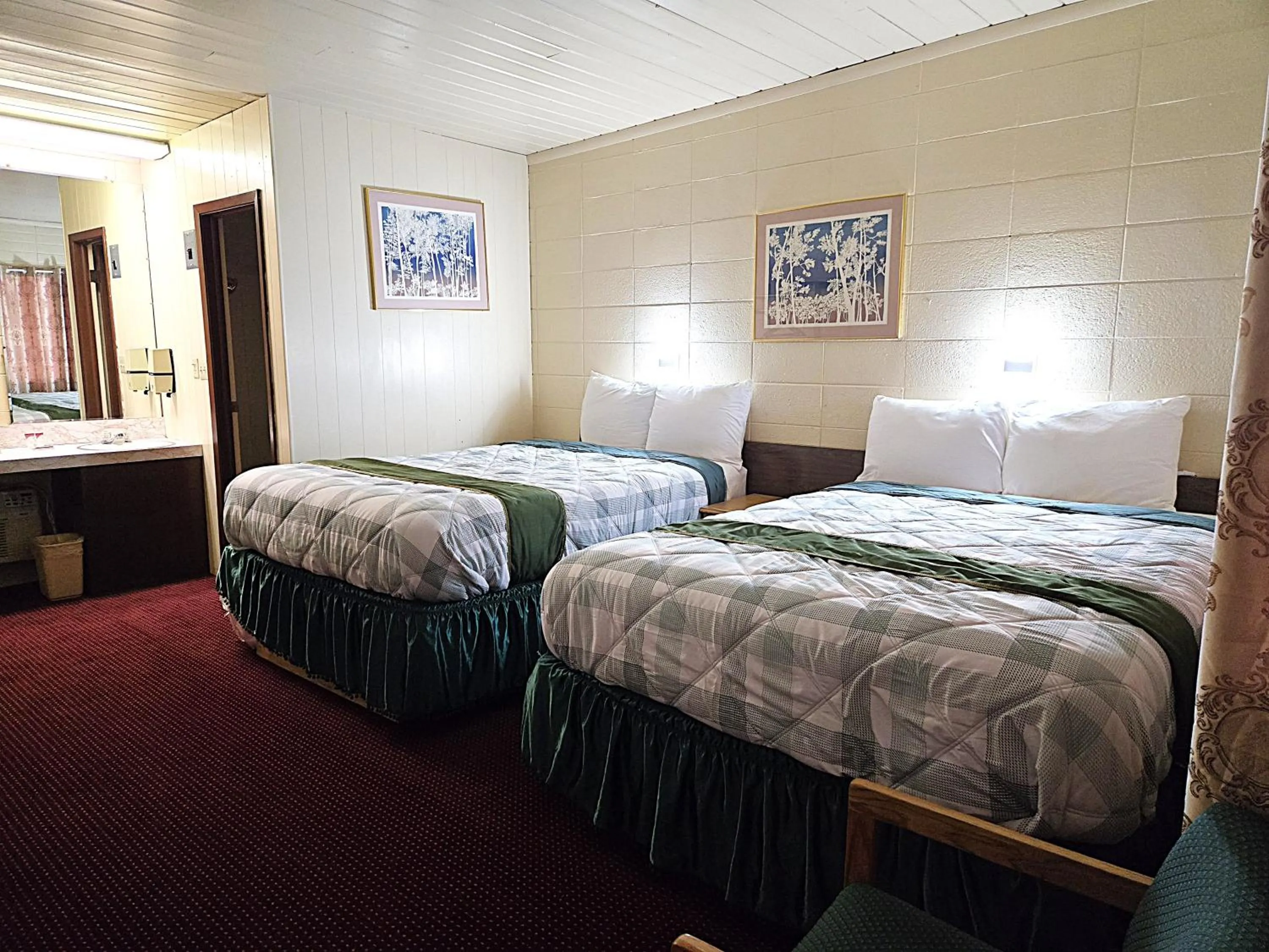 Bed in Town House Motor Inn