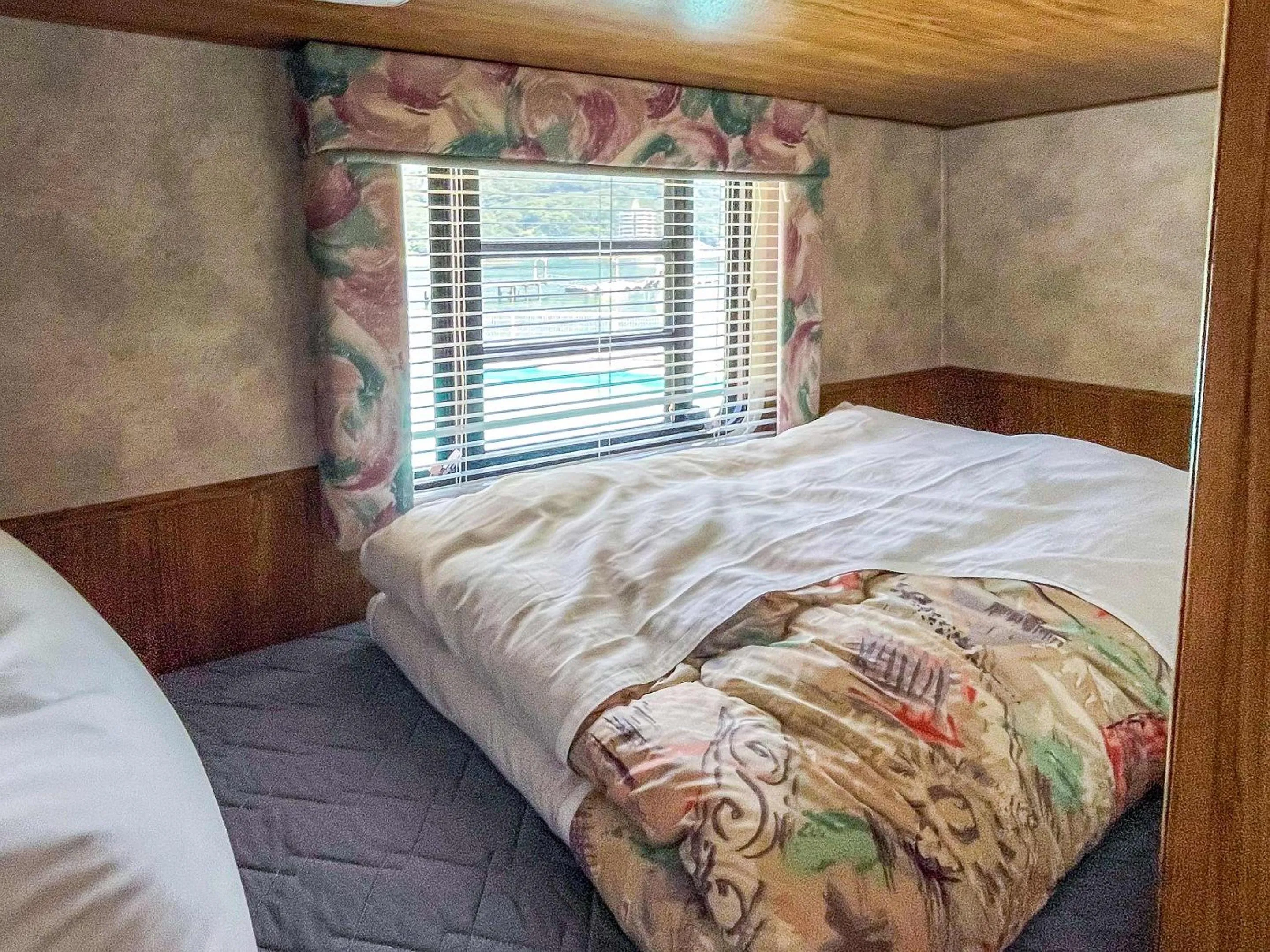 Bed in Sea Tiger Island Inn Shodoshima